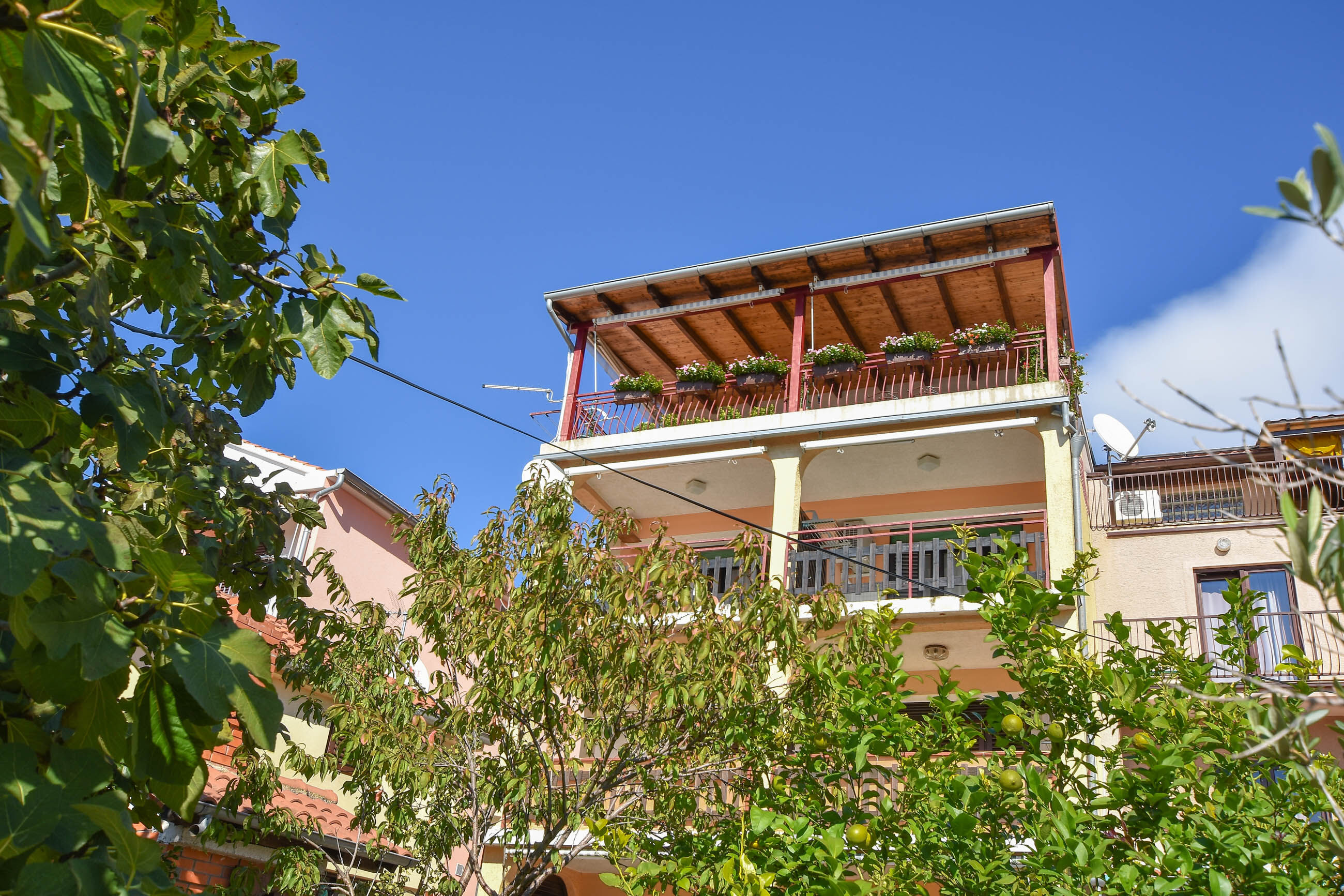 Apartments Rouge 82871-A1