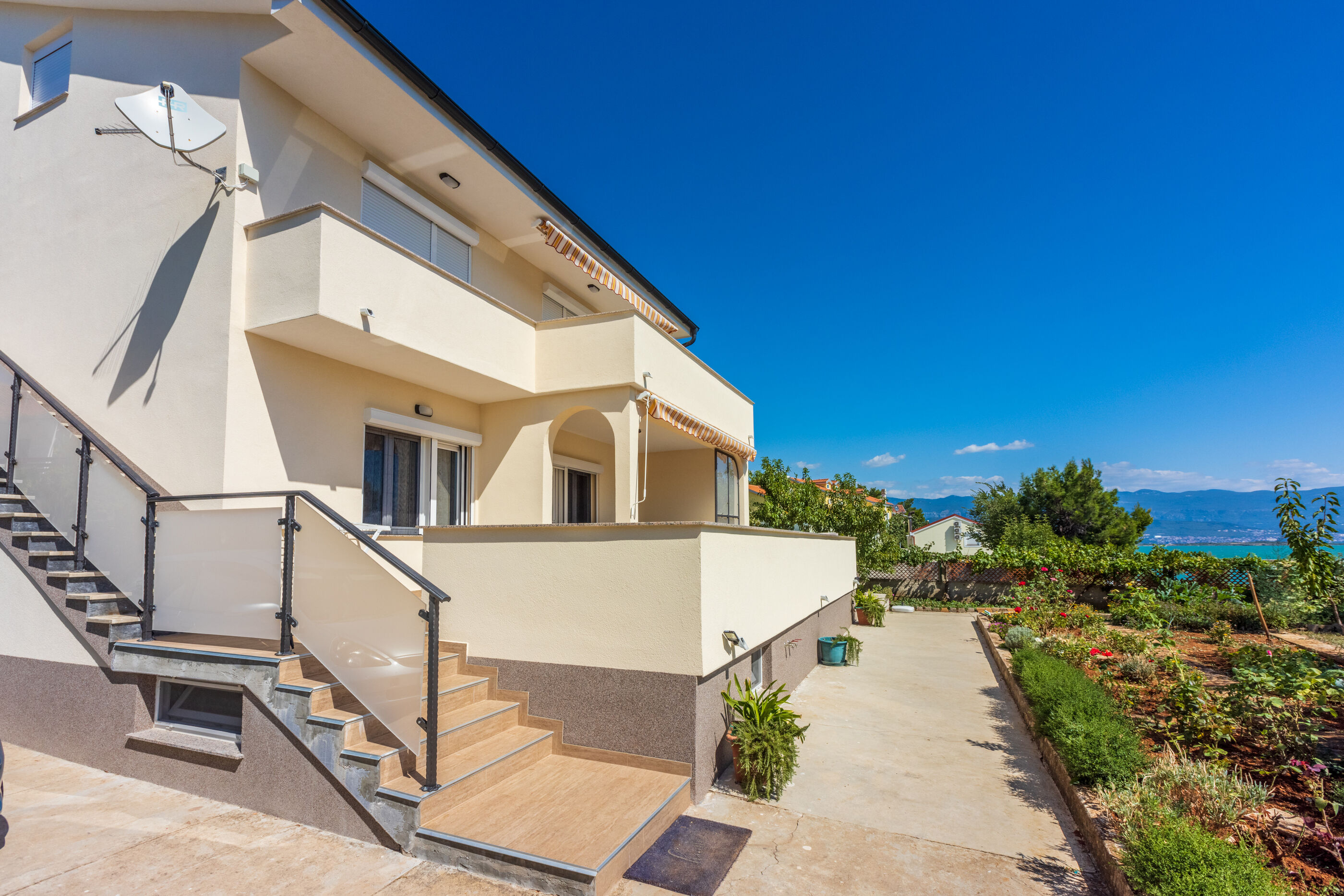 Apartments Star by the sea 83011-A1