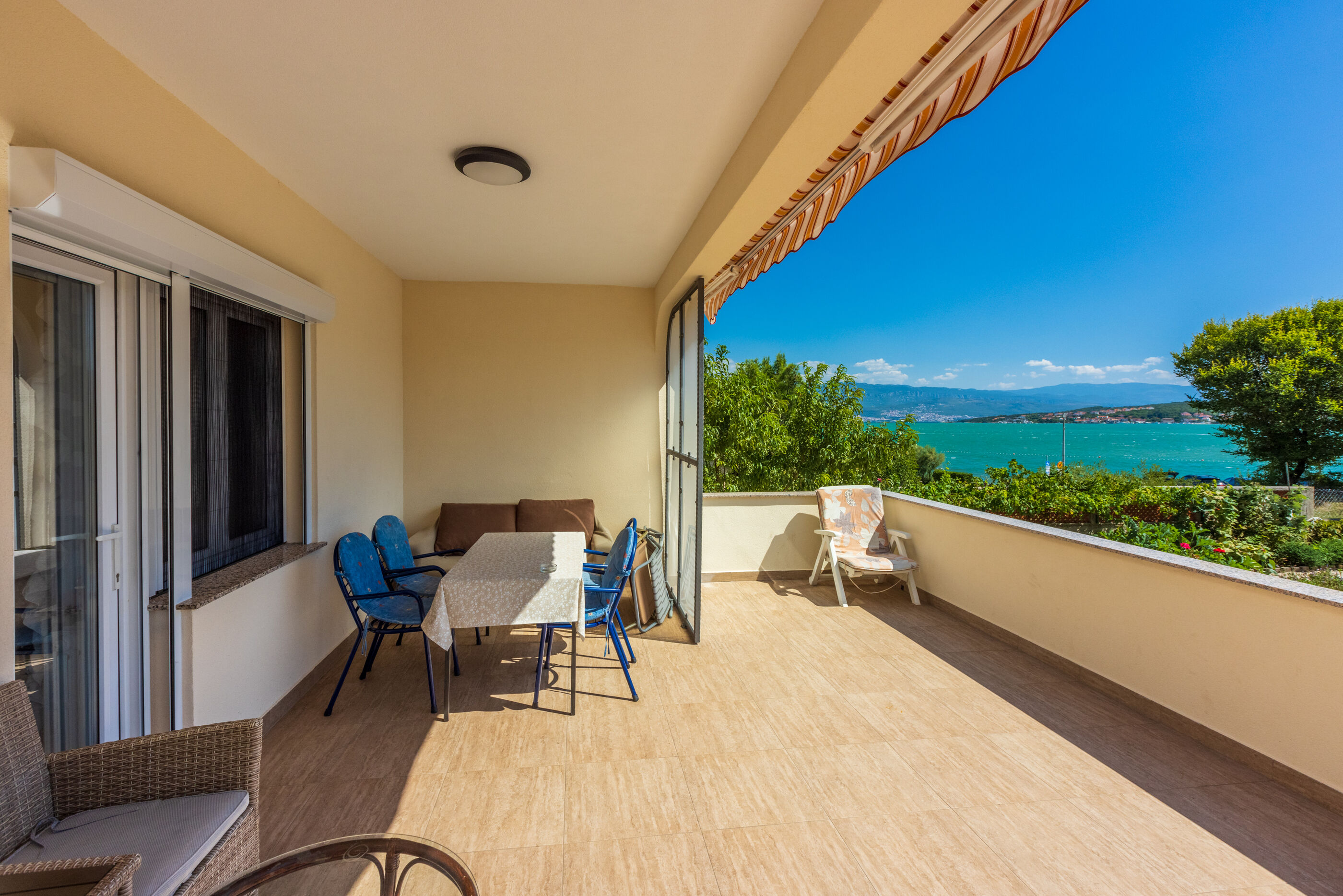 Apartments Star by the sea 83011-A1