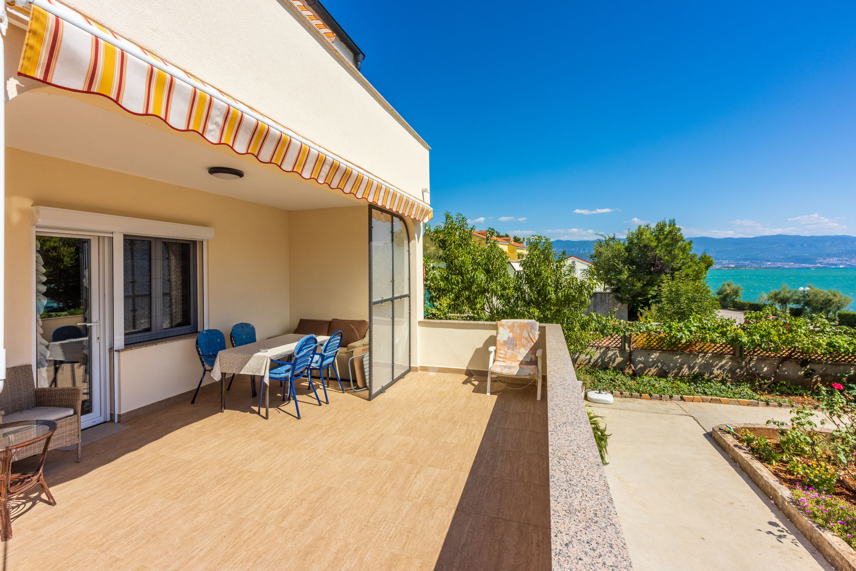 Apartments Star by the sea 83011-A1