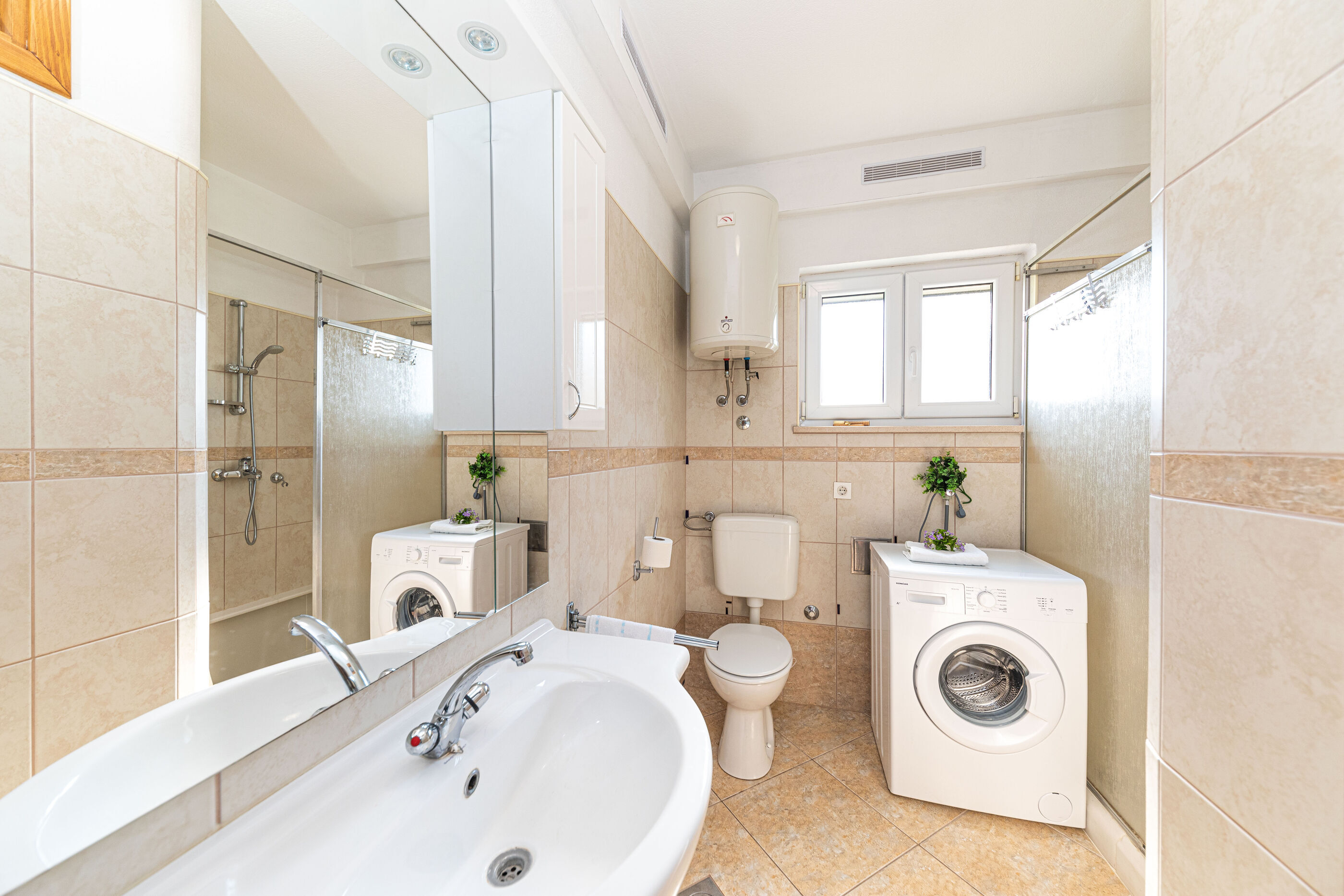Apartment 3M 47211-A1