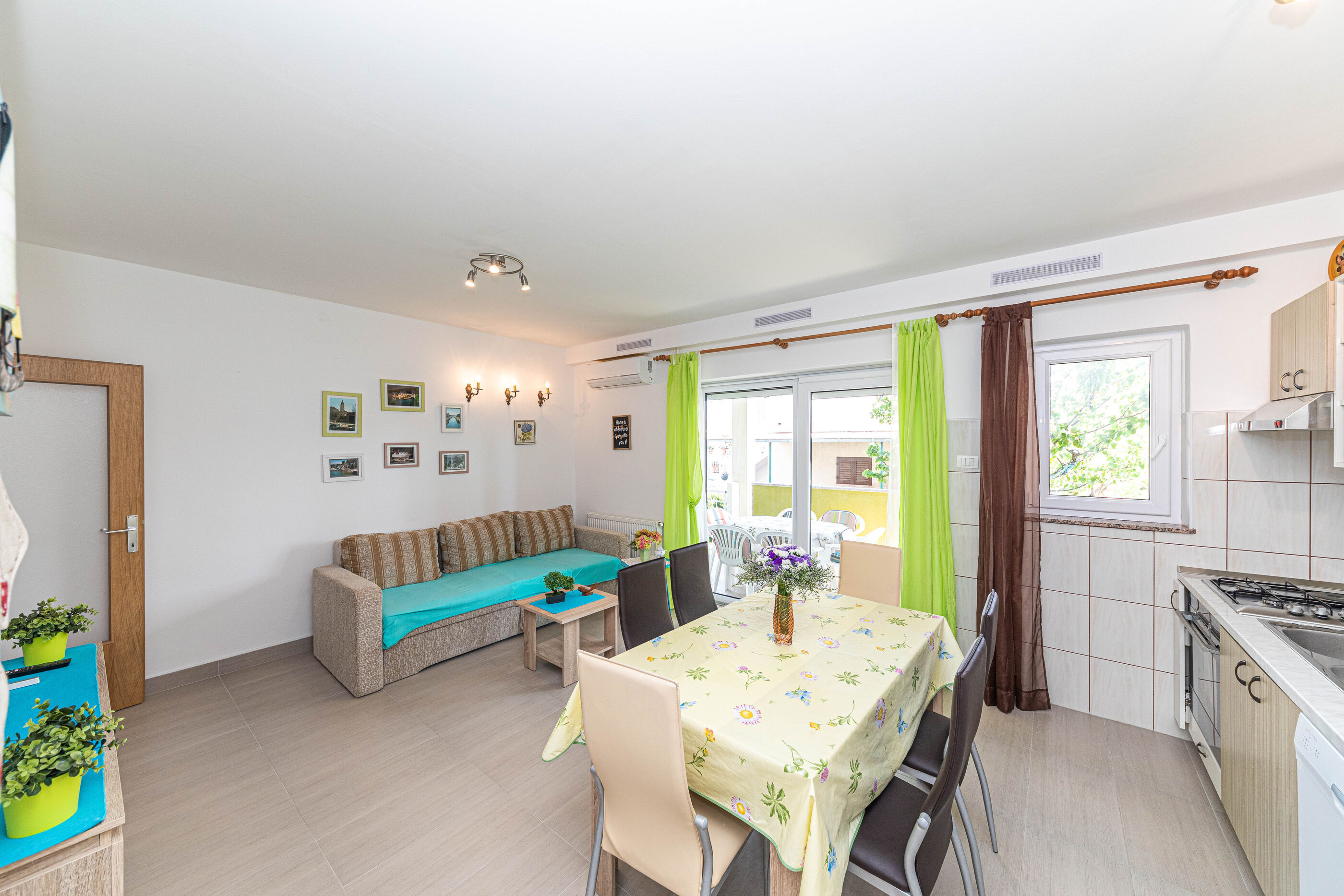 Apartment 3M 47211-A1