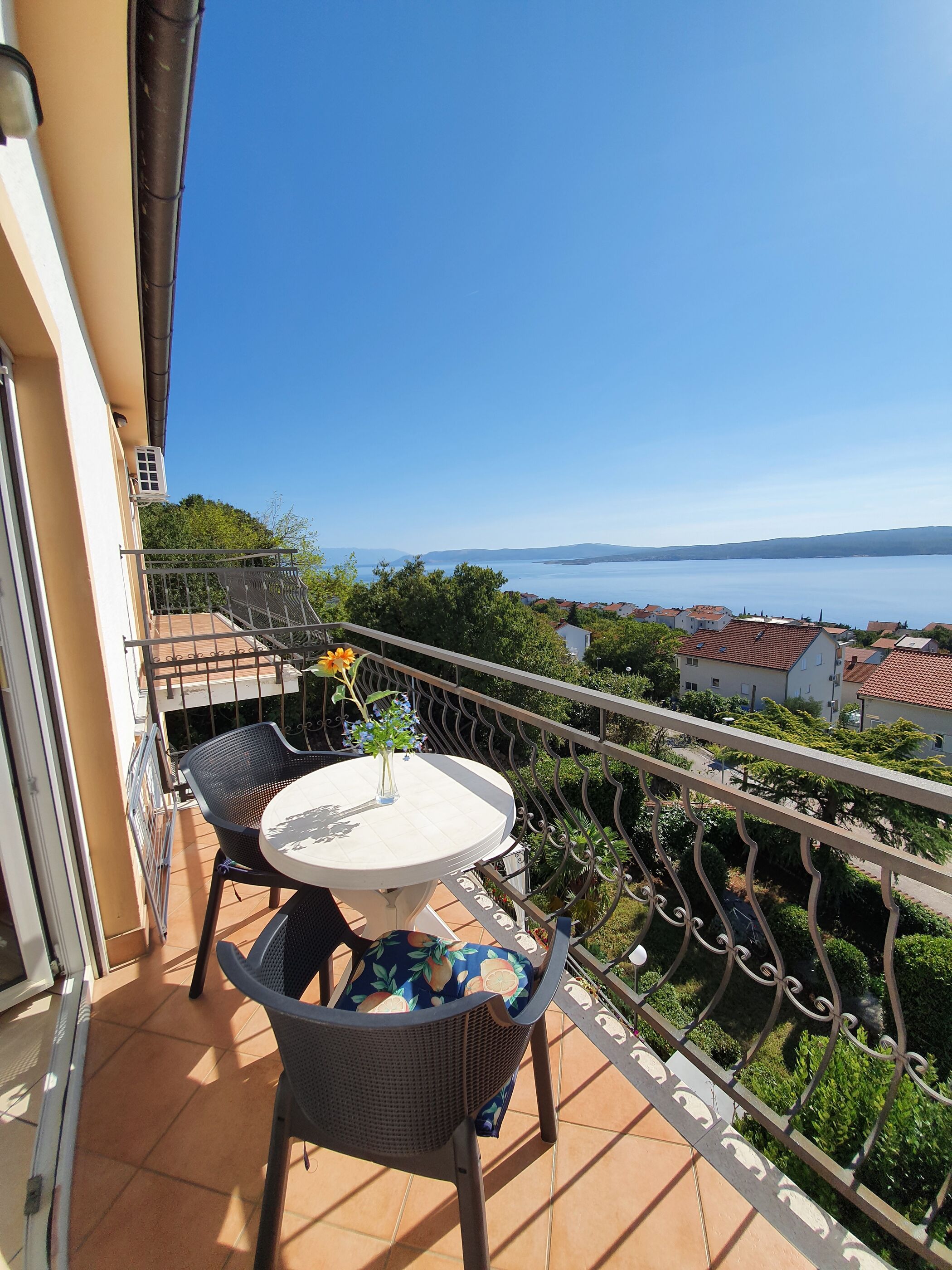 Apartments Badnje 62436-A1