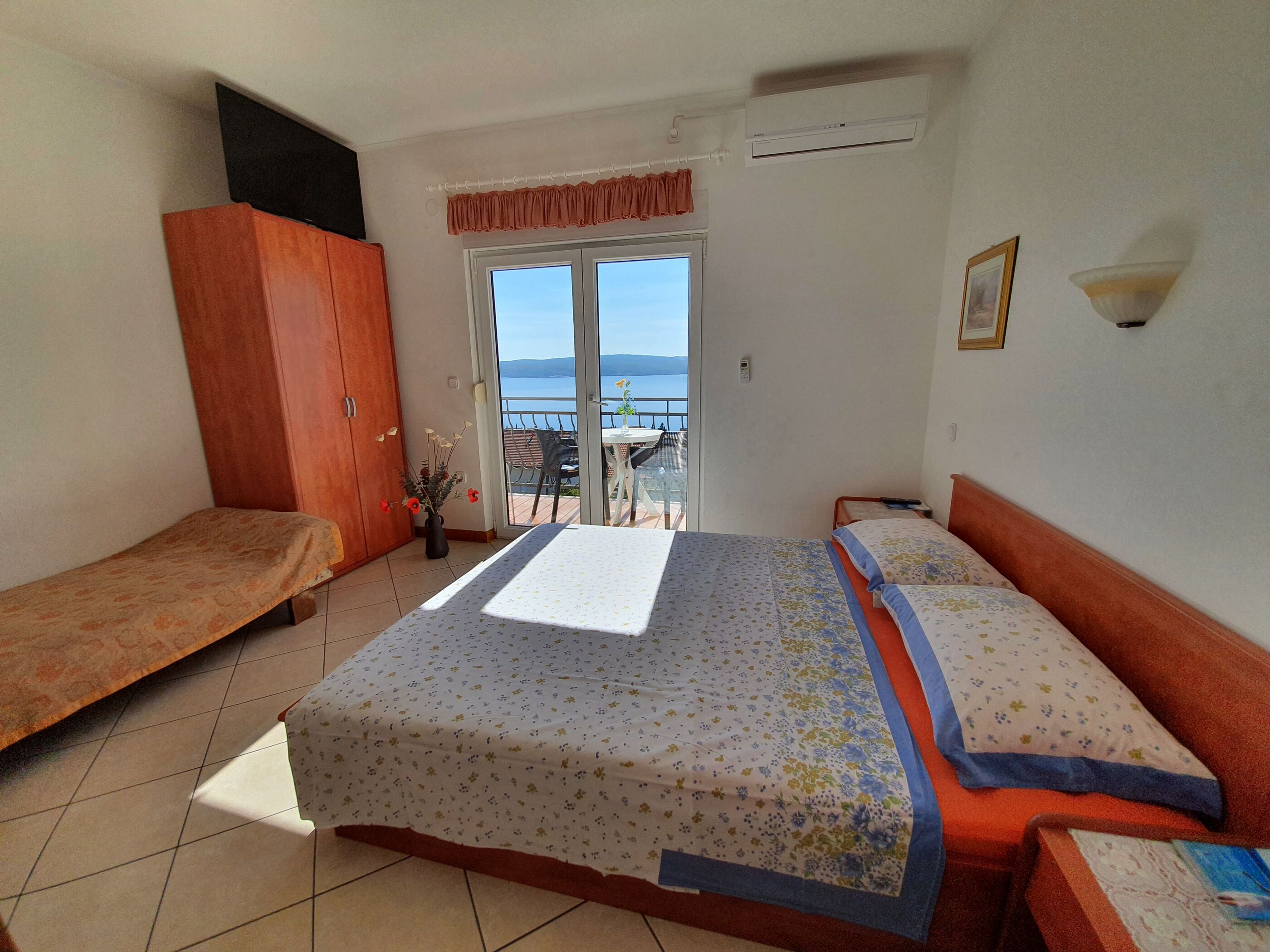 Apartments Badnje 62436-A1