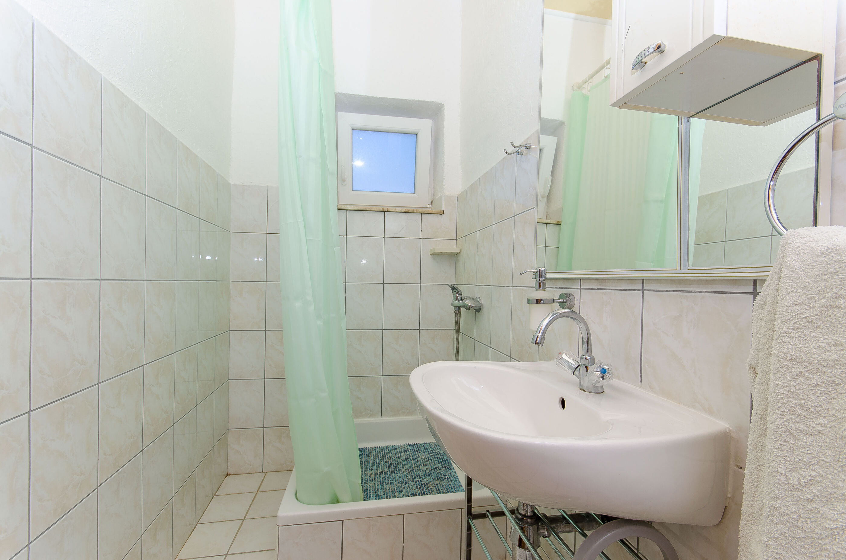 Rooms Nikola 78421-S1