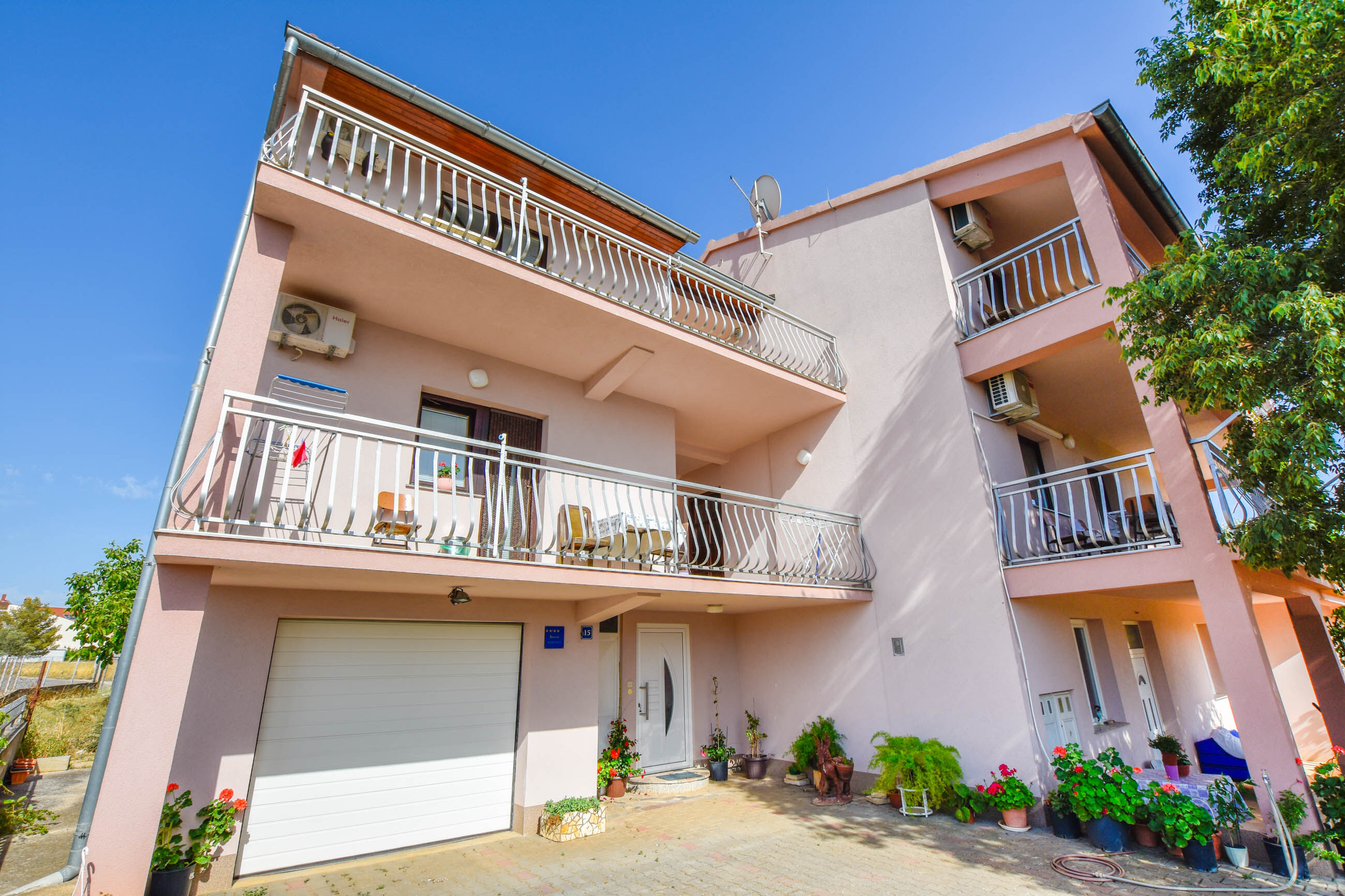 Apartments Božo 68871-A1