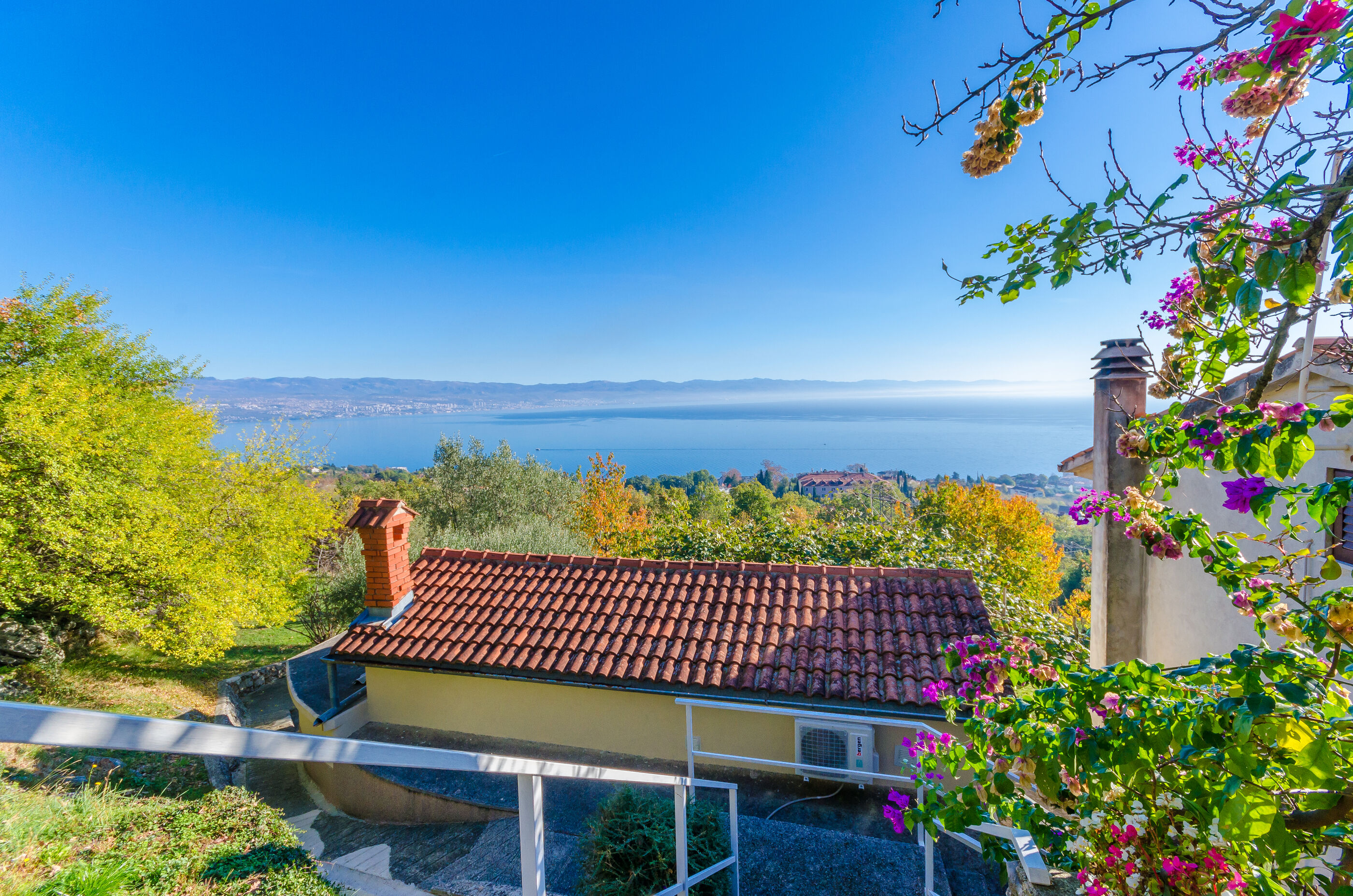 House Cvetko 87591-K1