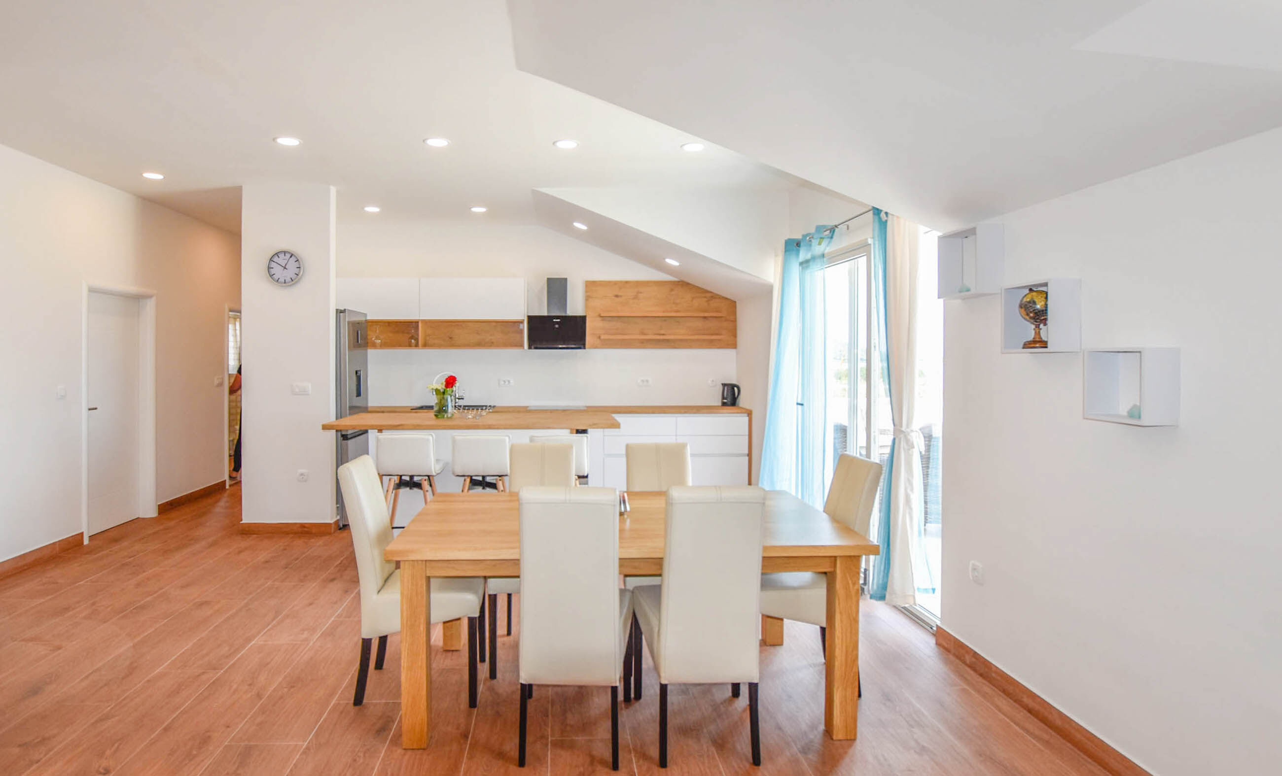 Apartment L and S on The Beach 81831-A1