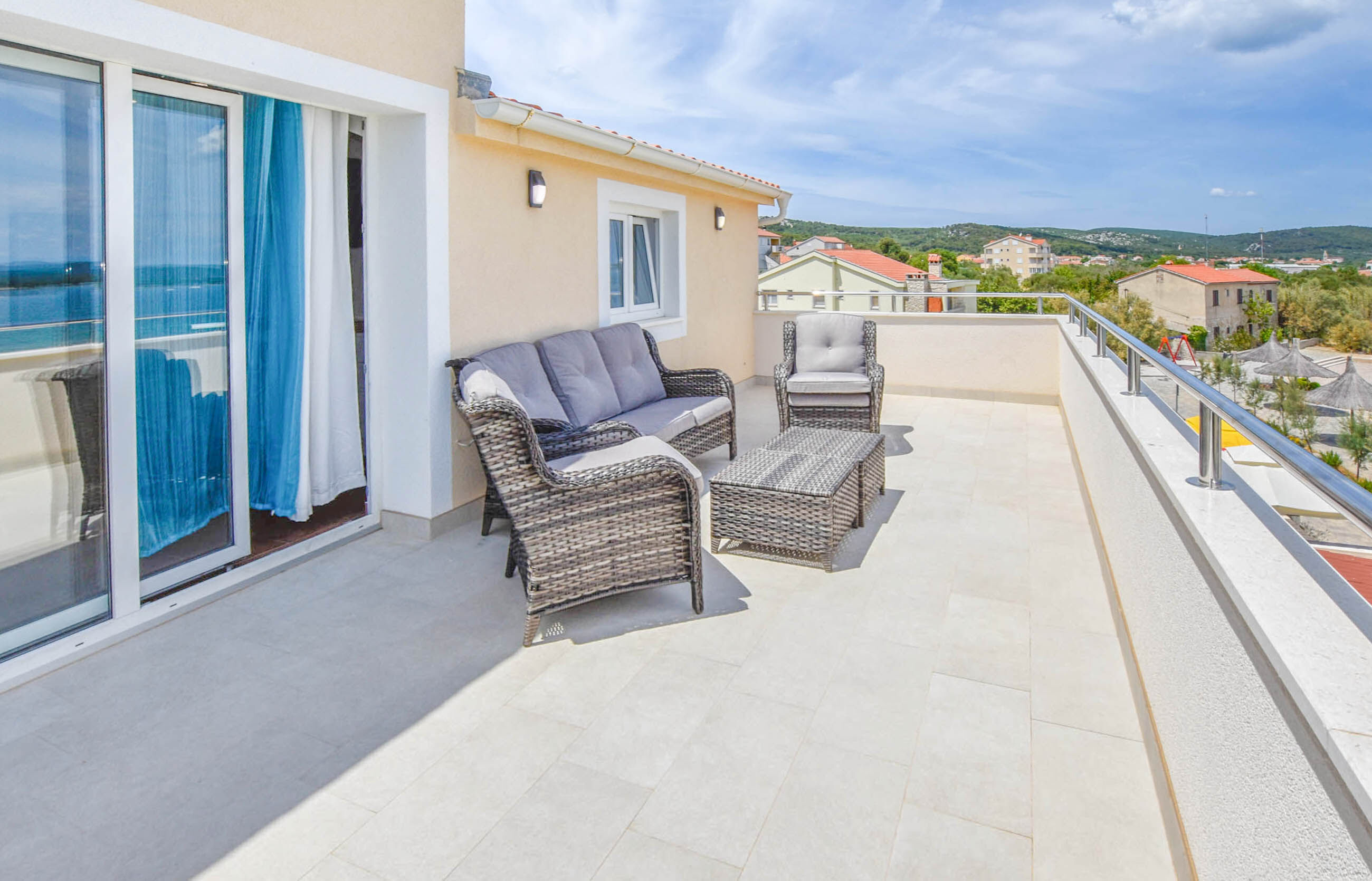 Apartment L and S on The Beach 81831-A1