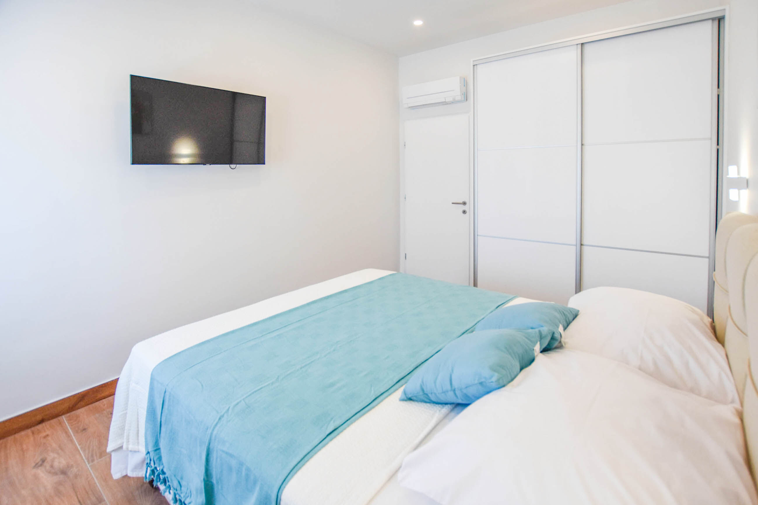 Apartment L and S on The Beach 81831-A1