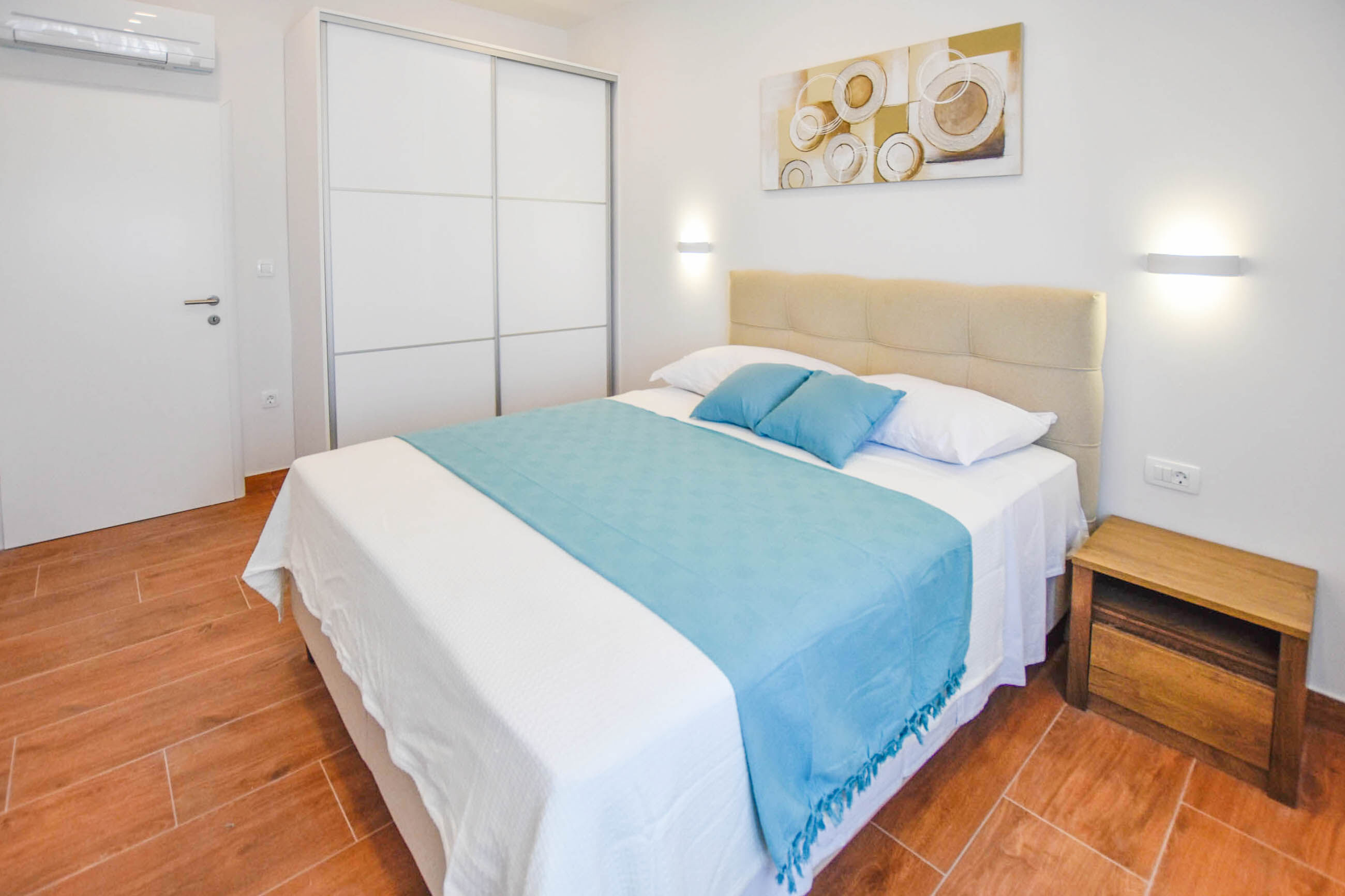 Apartment L and S on The Beach 81831-A1