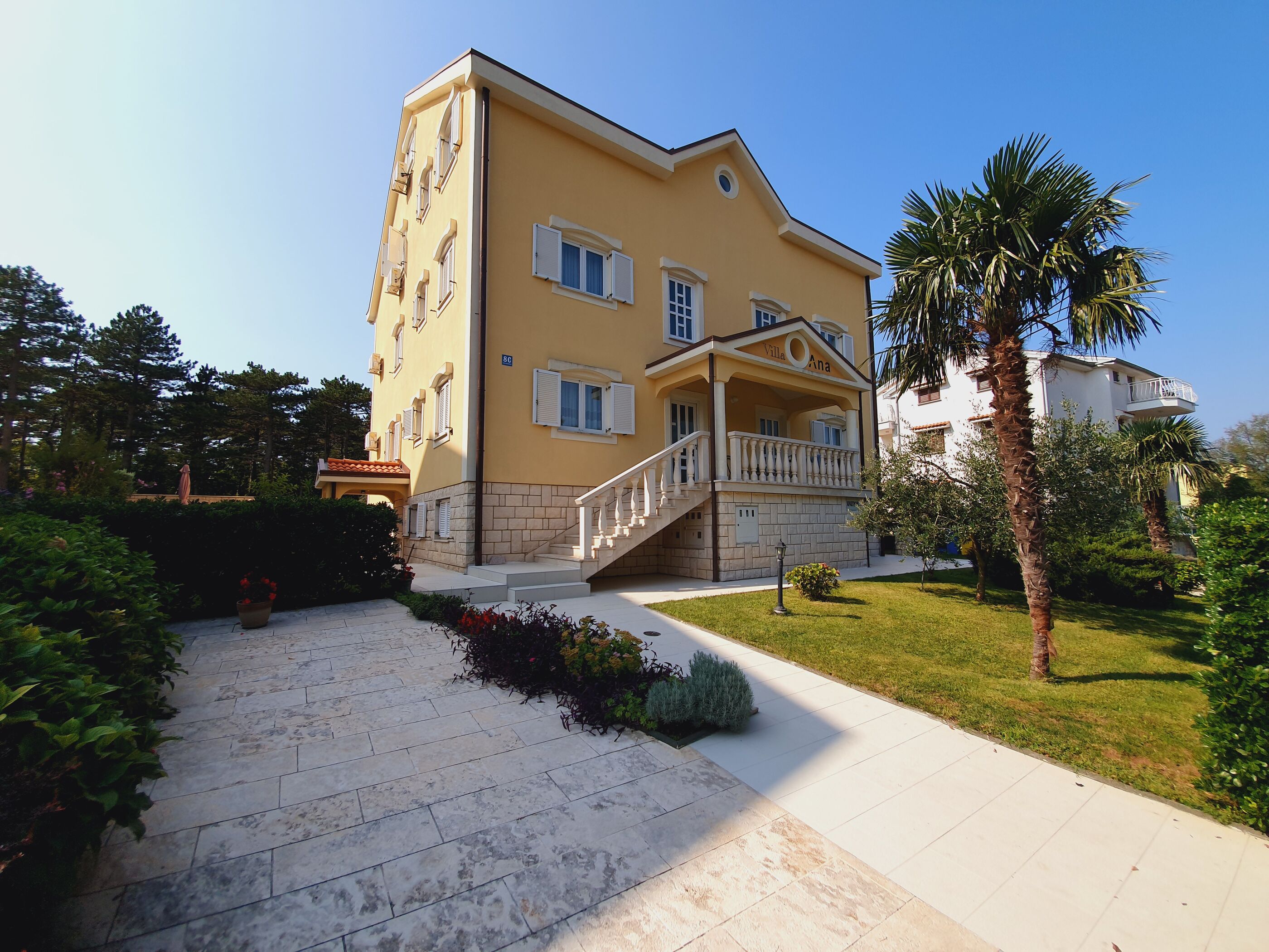 Apartments Villa Anne 81411-A3