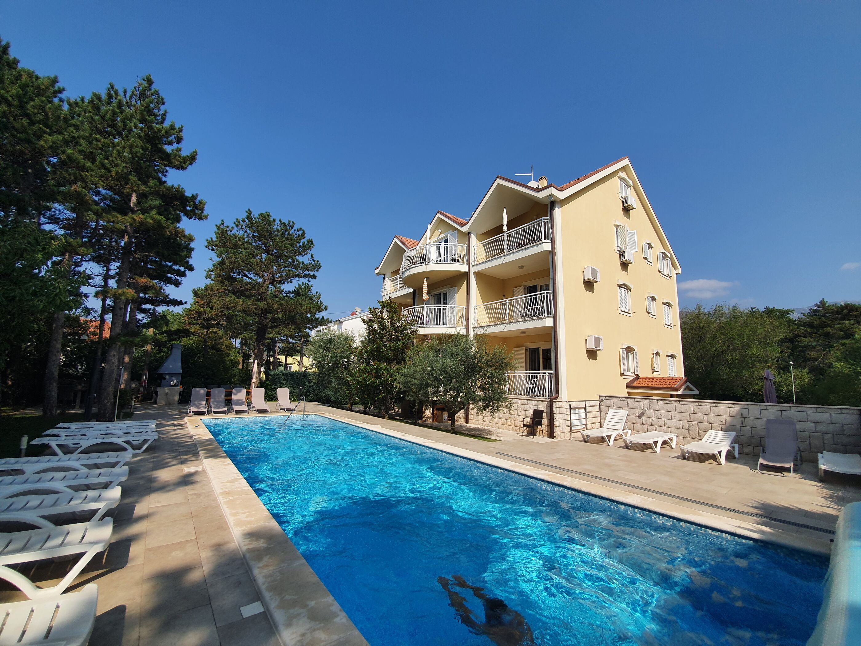 Apartments Villa Anne 81411-A3