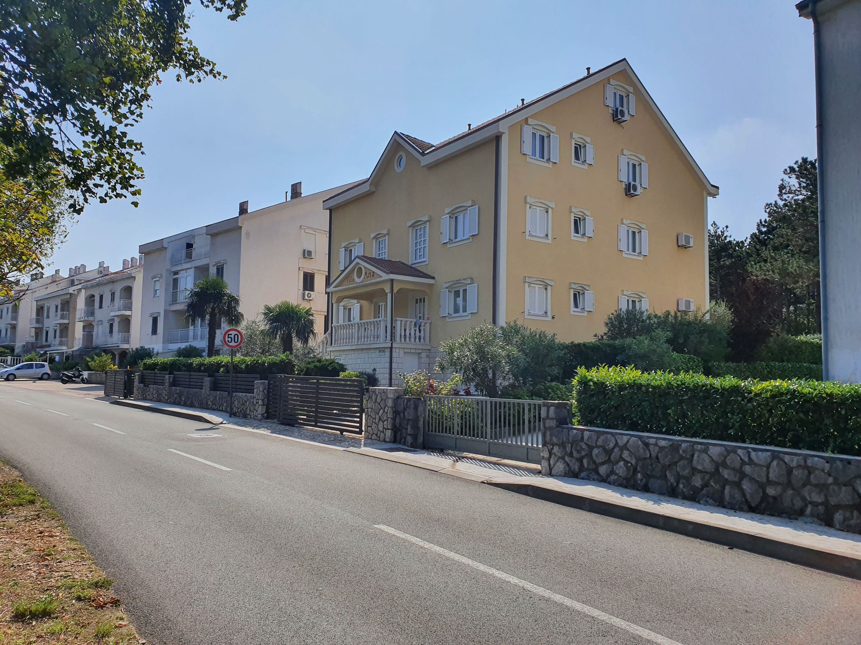 Apartments Villa Anne 81411-A3