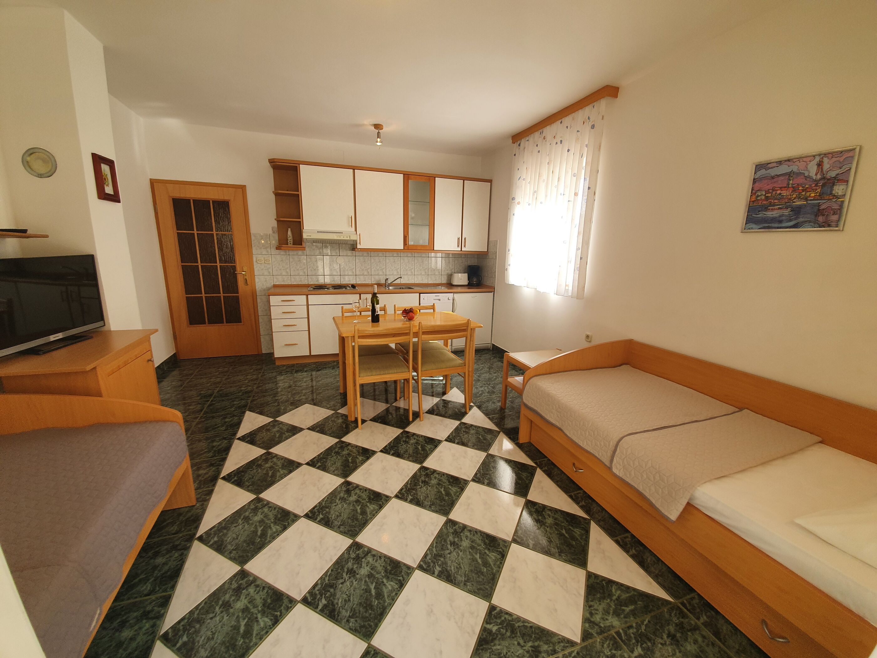 Apartments Villa Anne 81411-A1