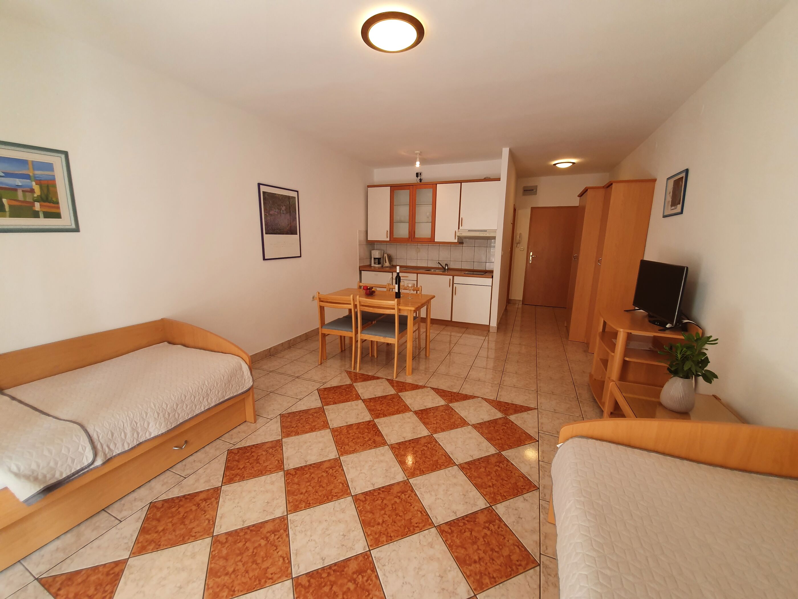 Apartments Villa Anne 81411-A2