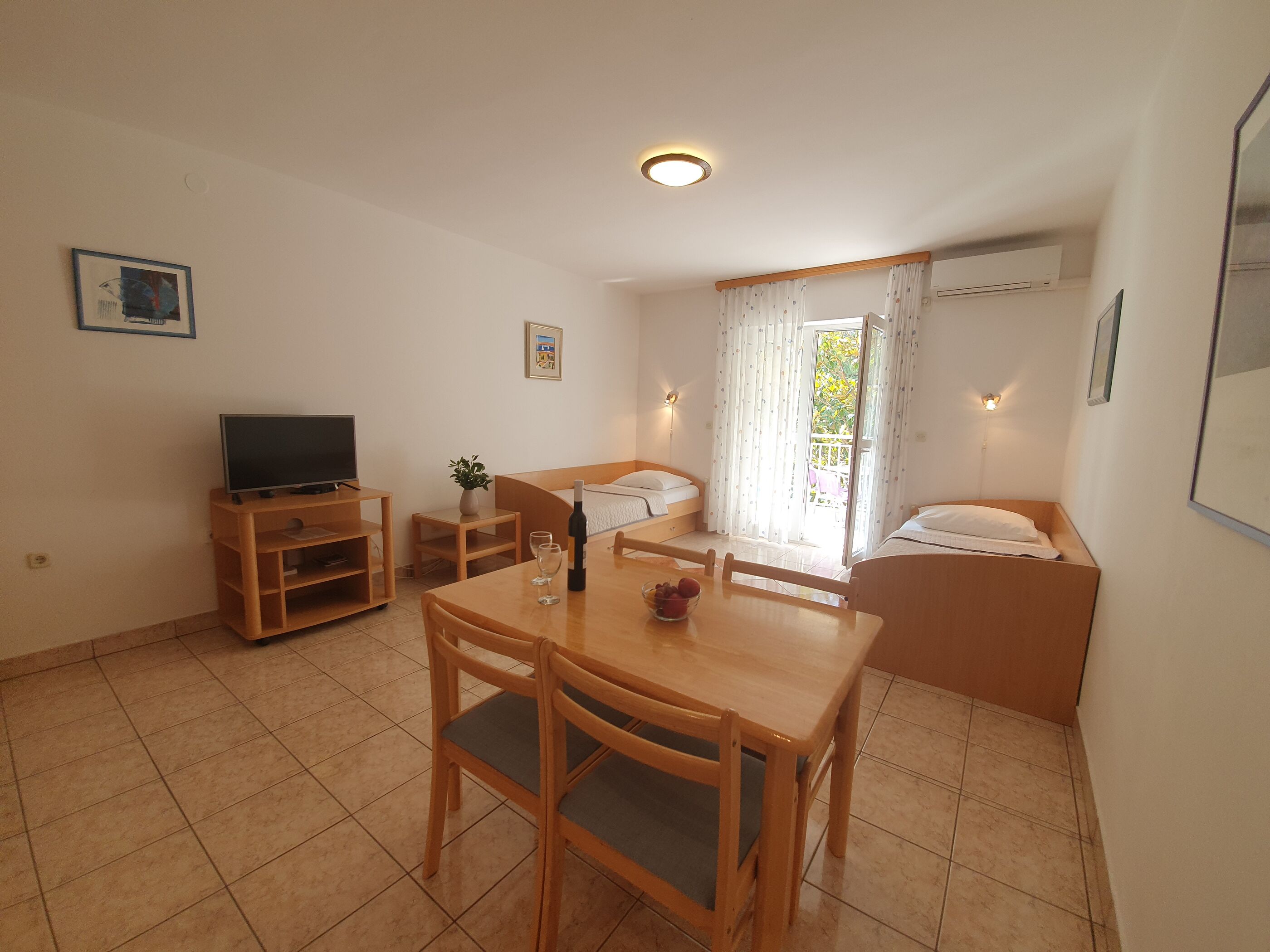 Apartments Villa Anne 81411-A2