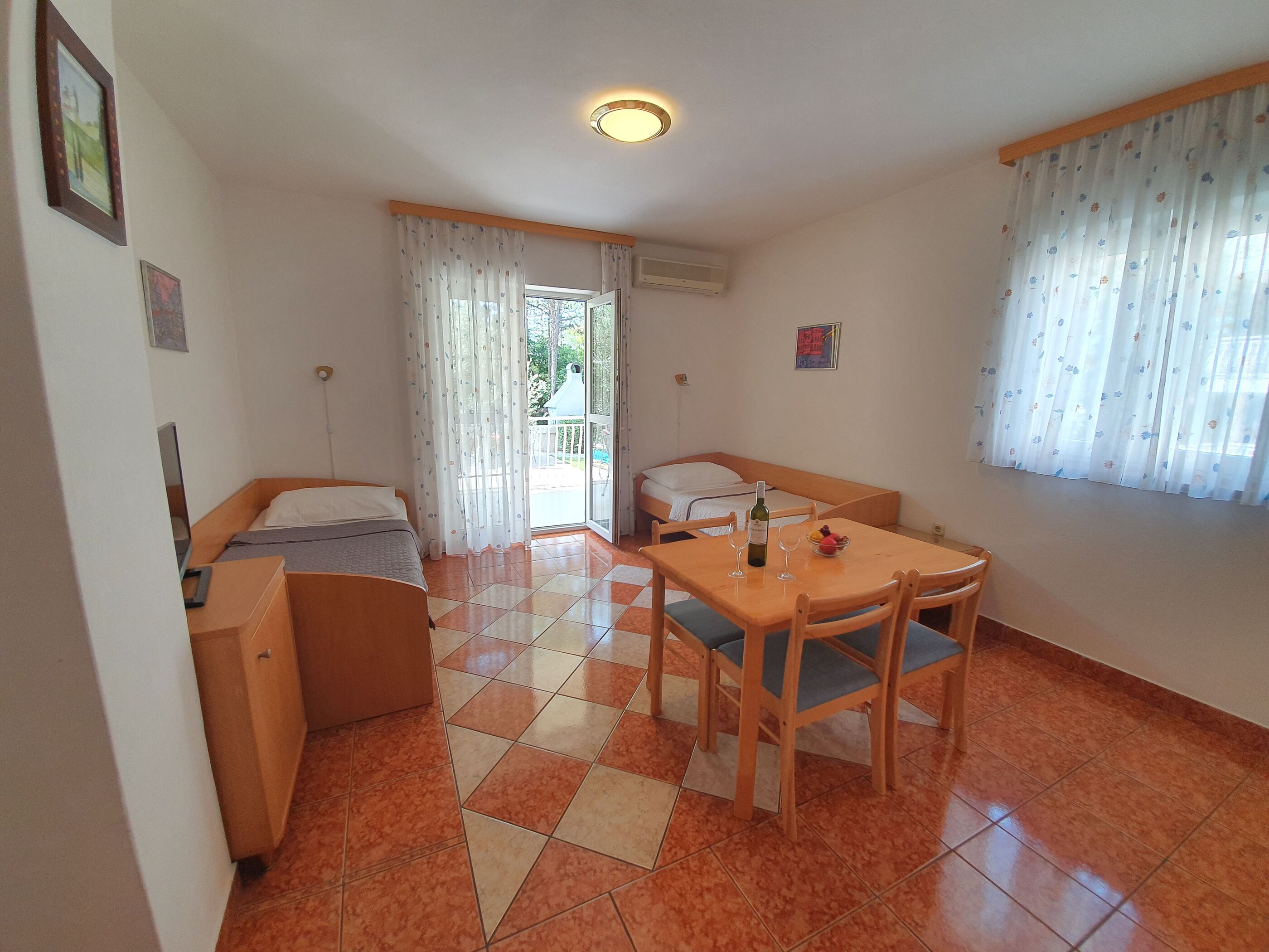 Apartments Villa Anne 81411-A3
