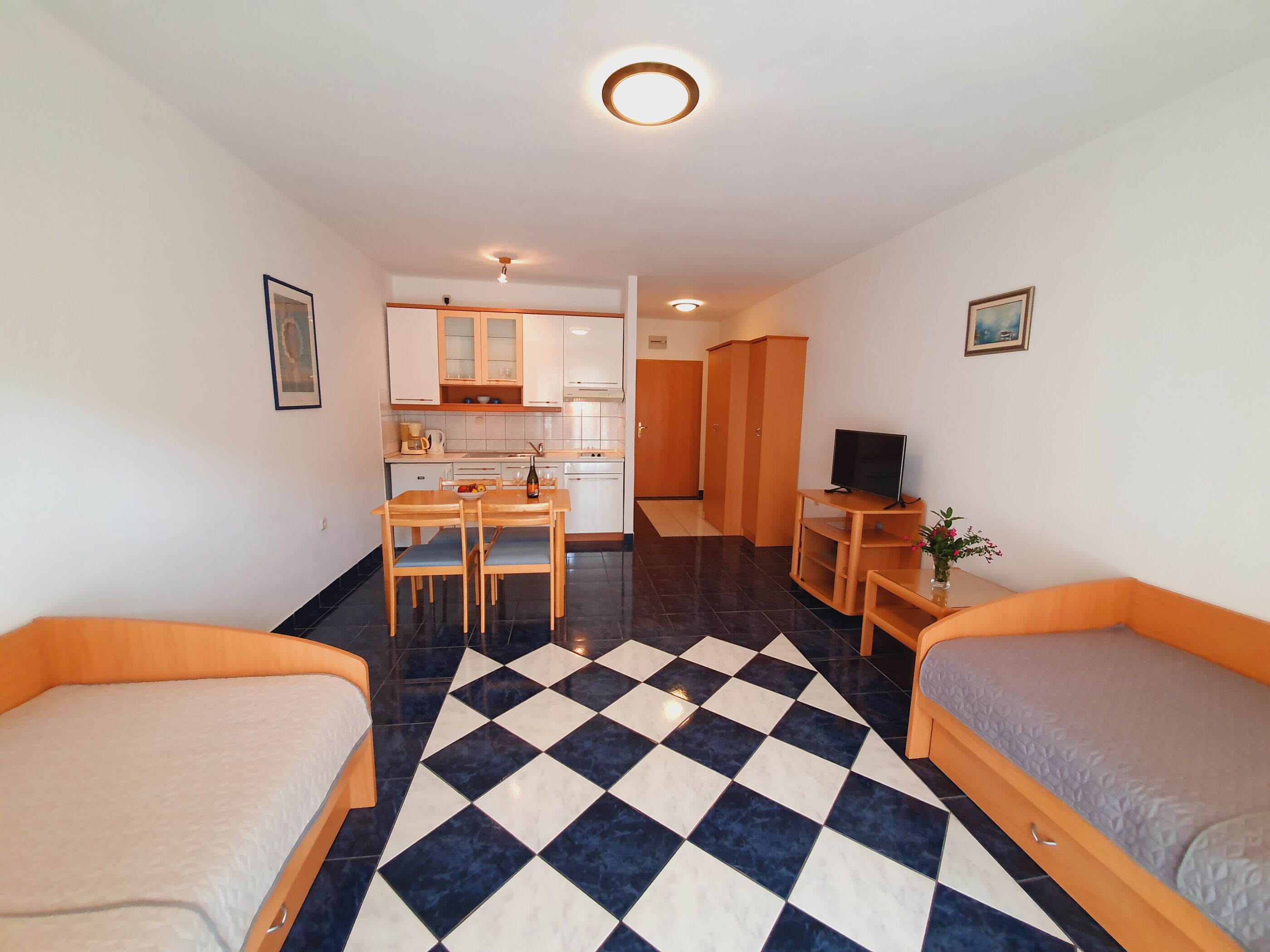 Apartments Villa Anne 81411-A5