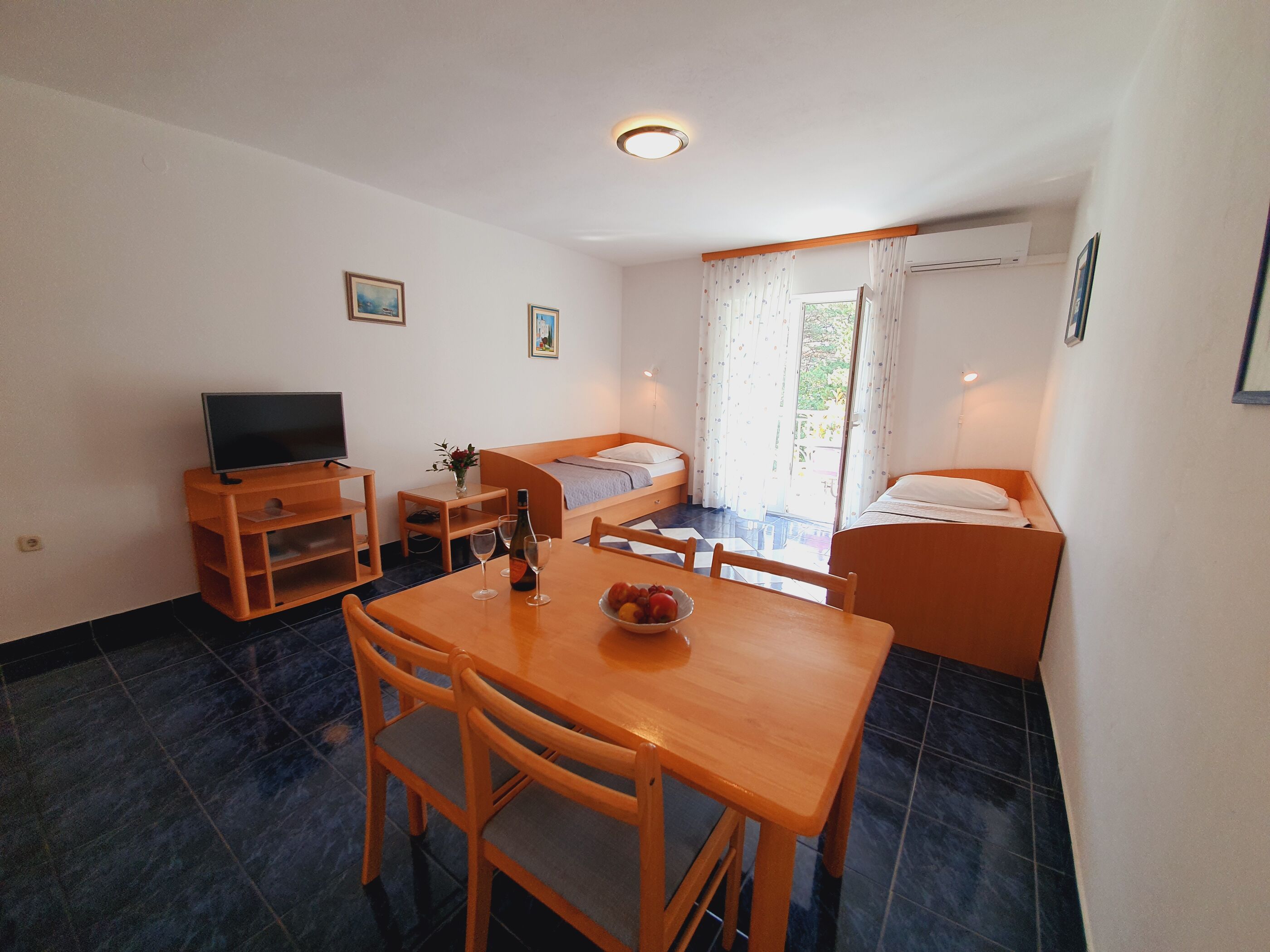 Apartments Villa Anne 81411-A5