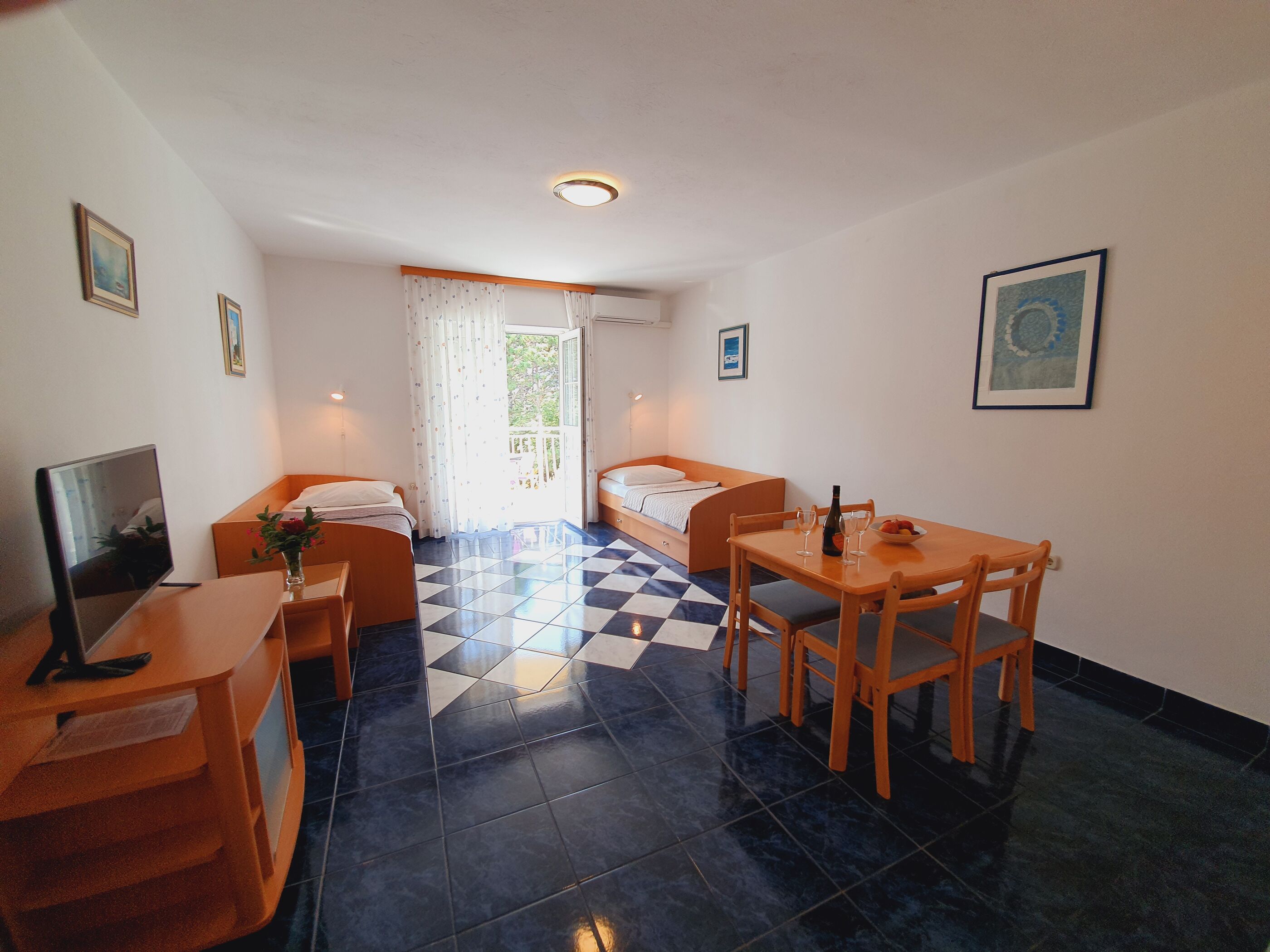 Apartments Villa Anne 81411-A5