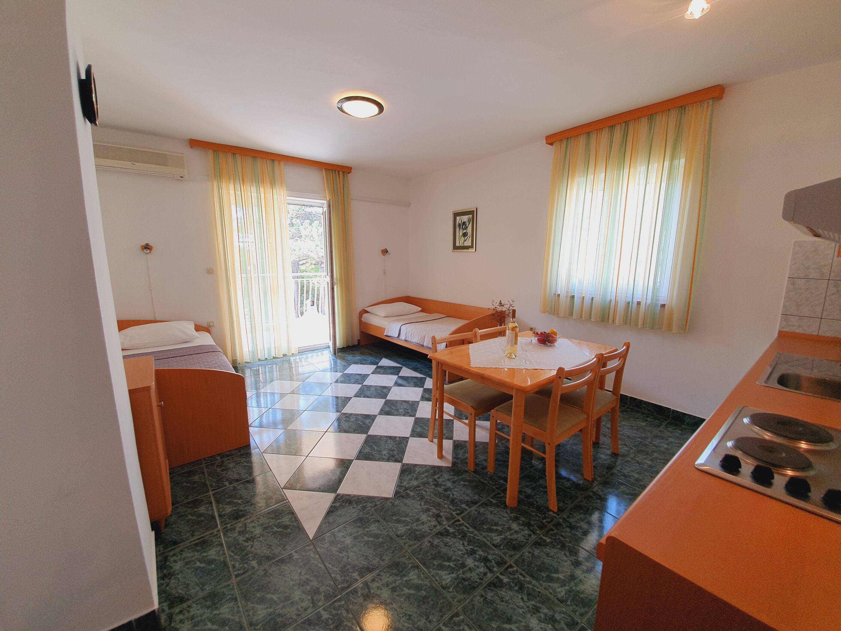Apartments Villa Anne 81411-A6