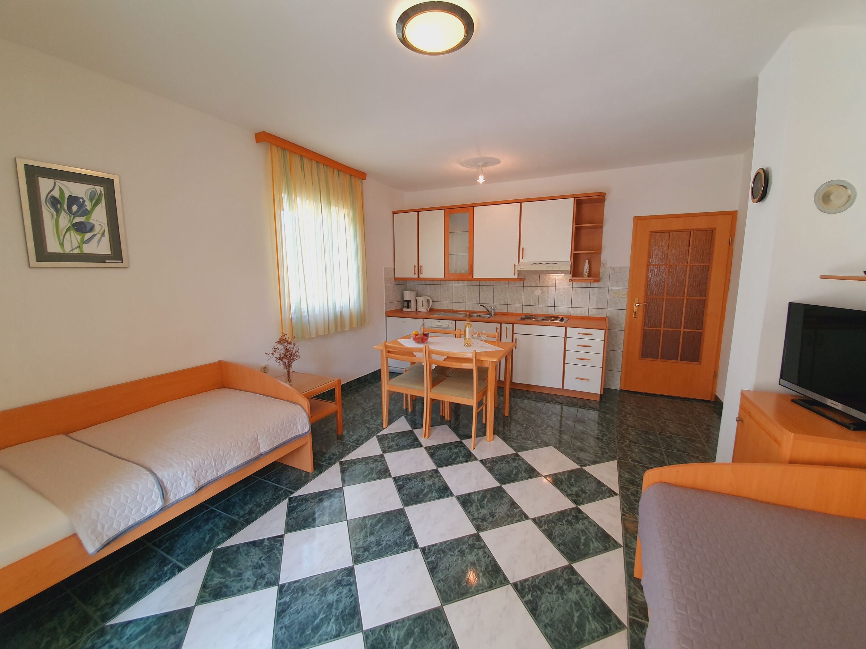 Apartments Villa Anne 81411-A6