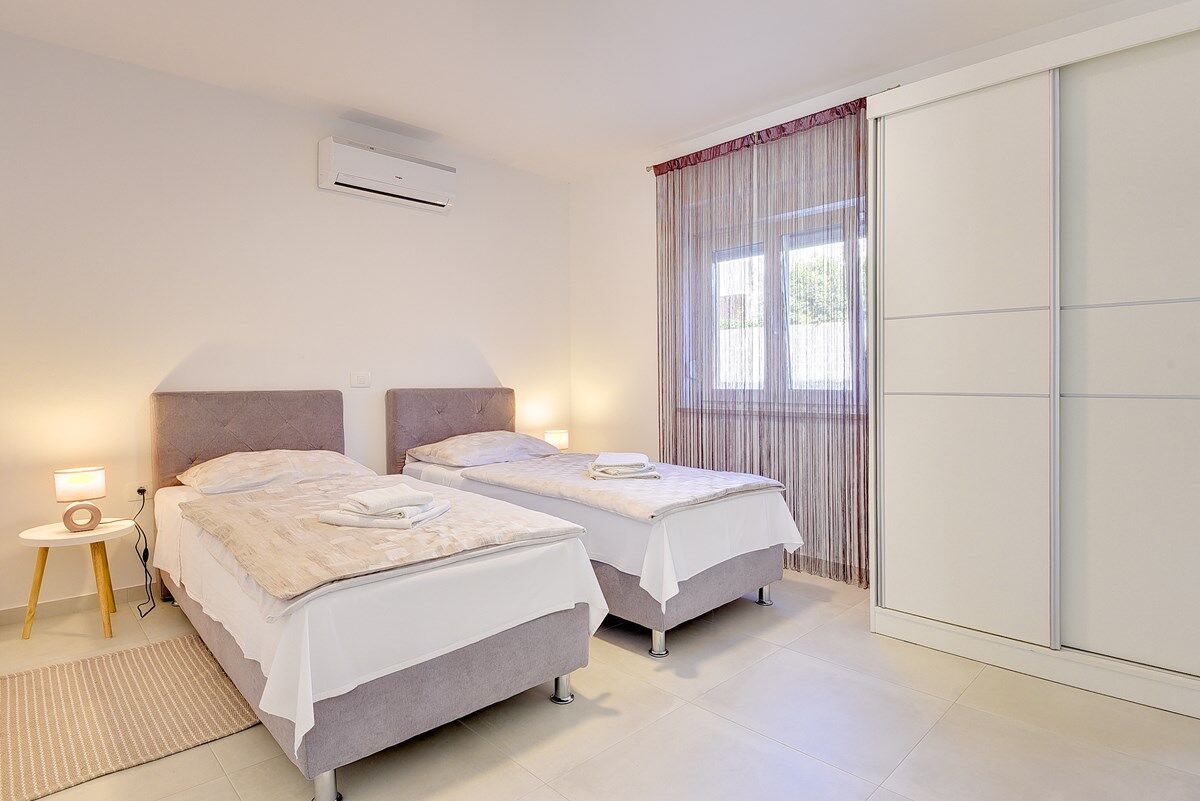 Villa Buzdonka 74218-K1
