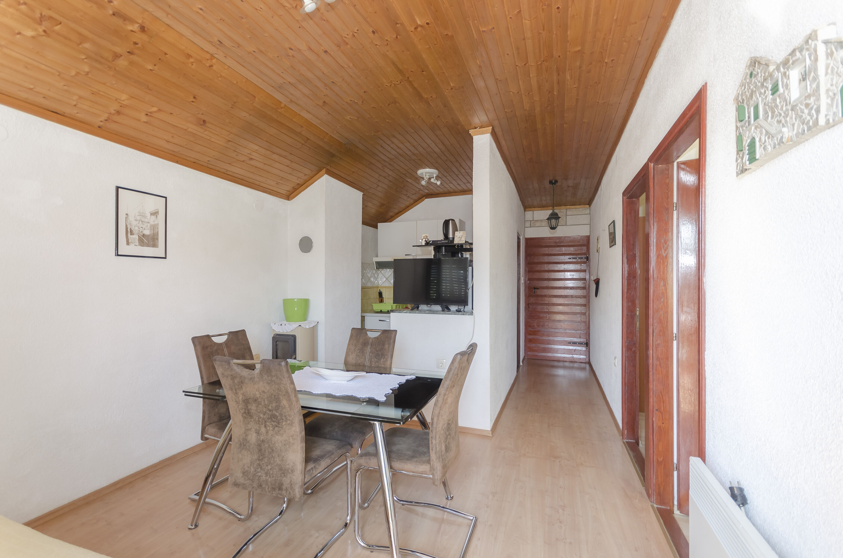 Apartments Romic 83411-A1