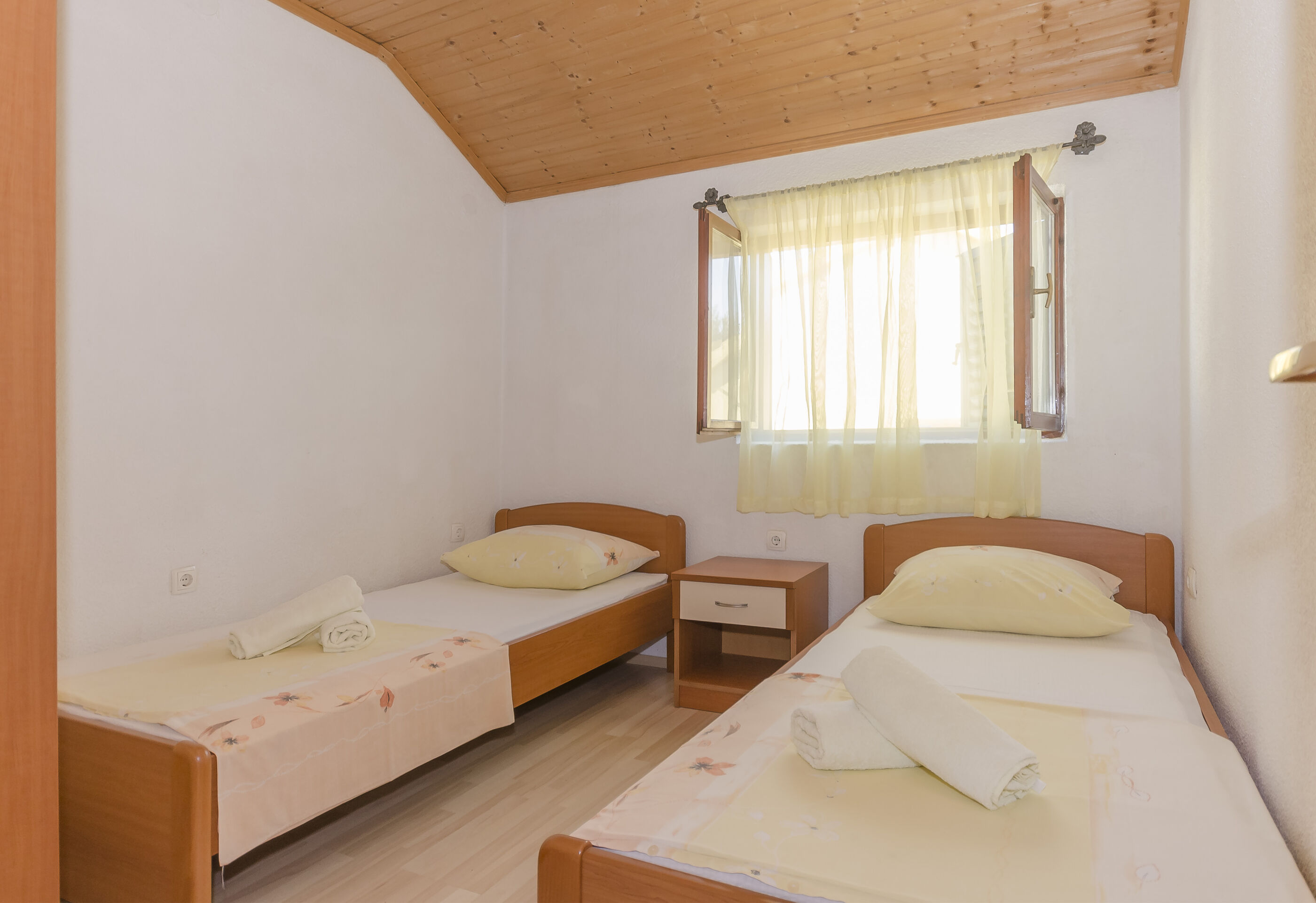Apartments Romic 83411-A1