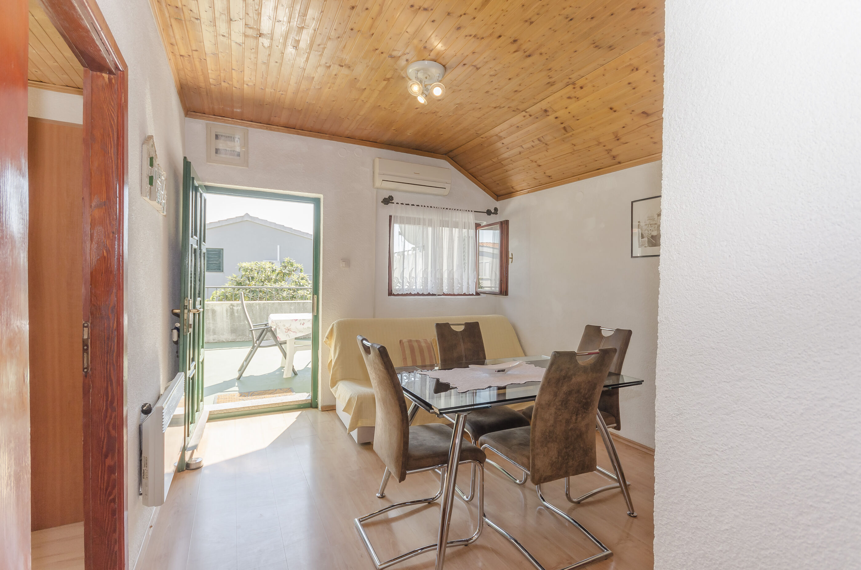 Apartments Romic 83411-A1