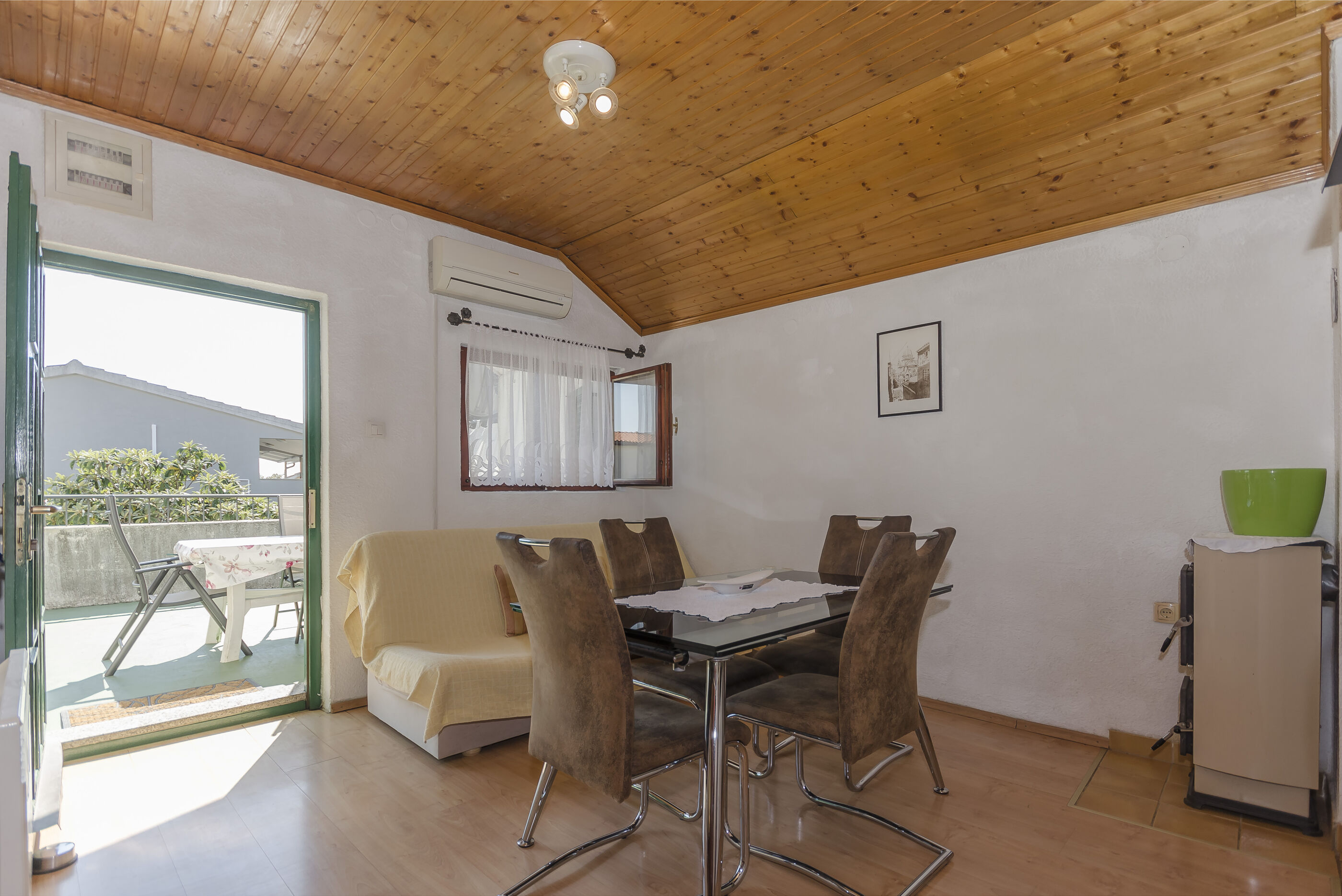 Apartments Romic 83411-A1