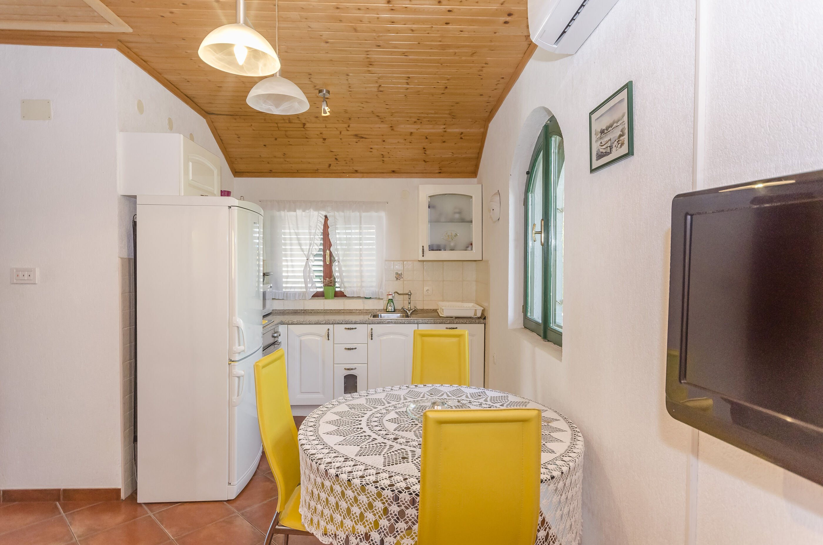 Apartments Romic 83411-A2