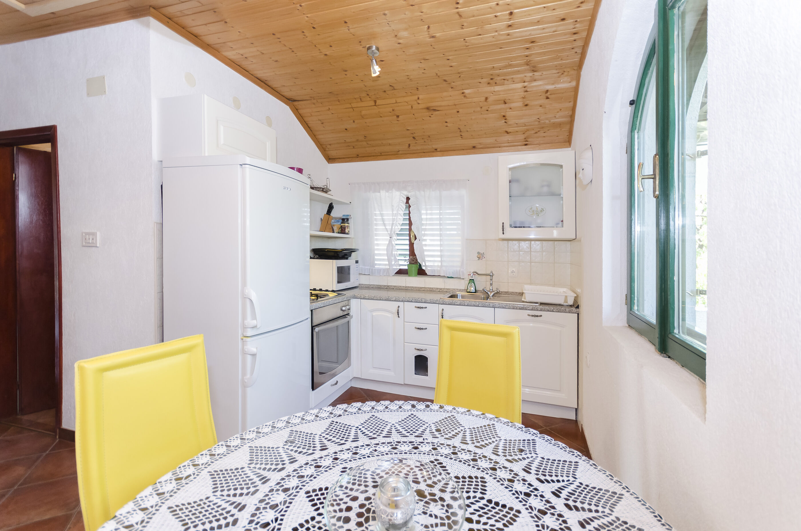 Apartments Romic 83411-A2