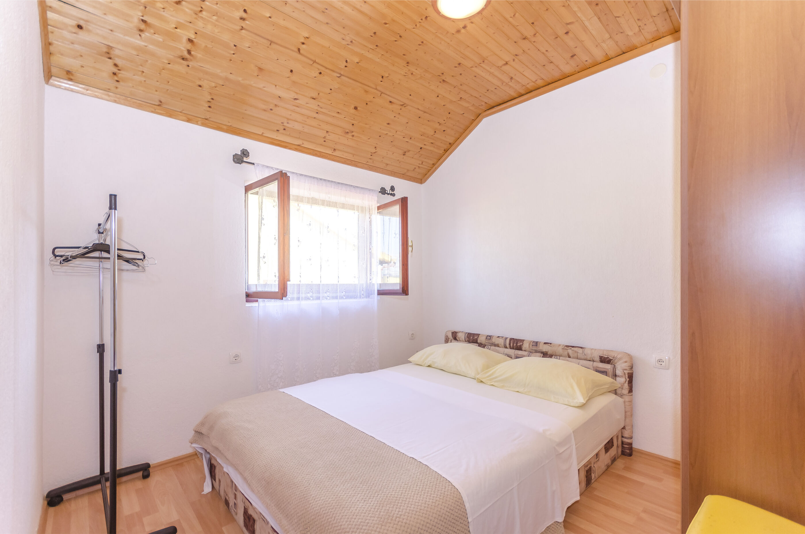 Apartments Romic 83411-A2