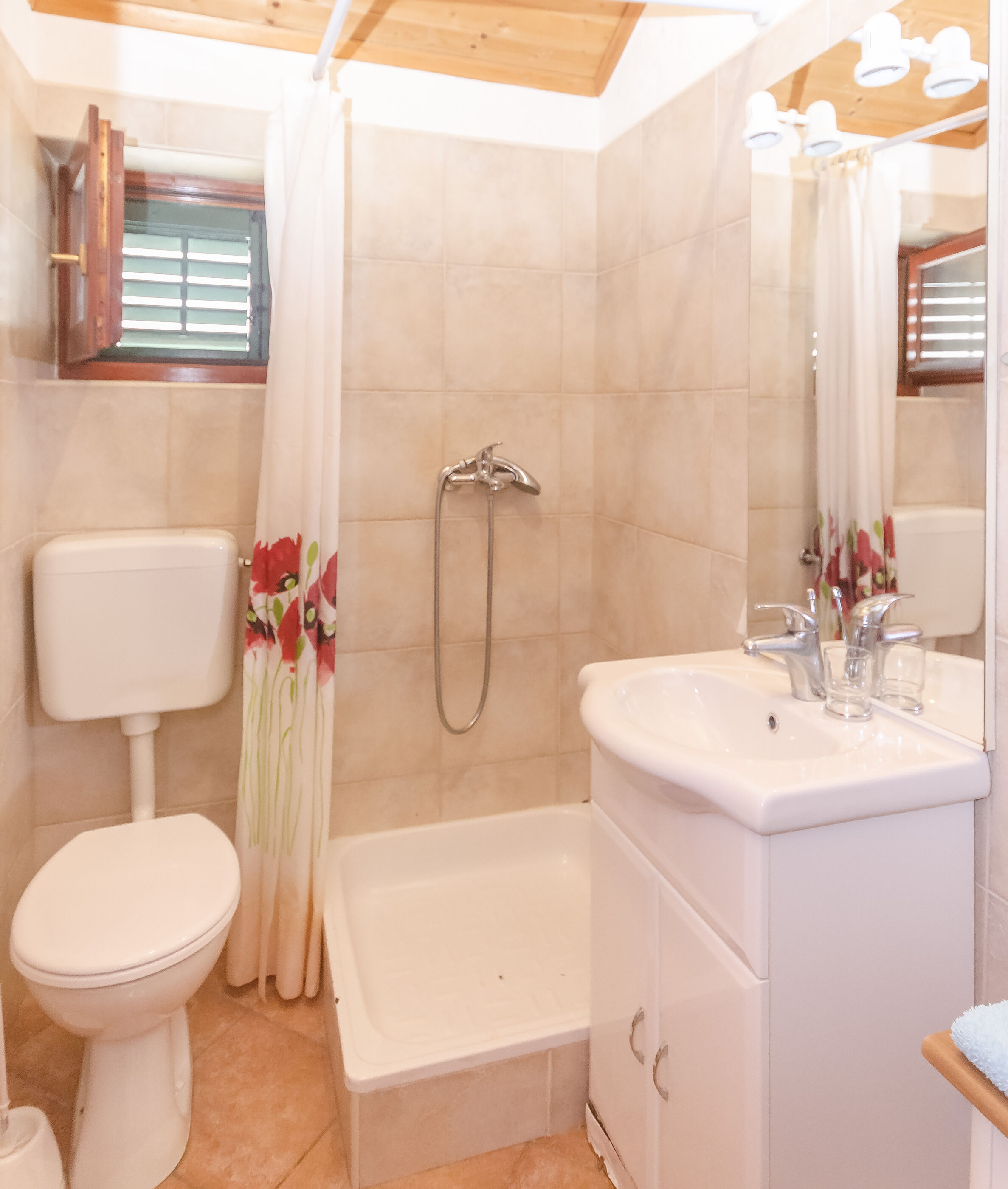Apartments Romic 83411-A2