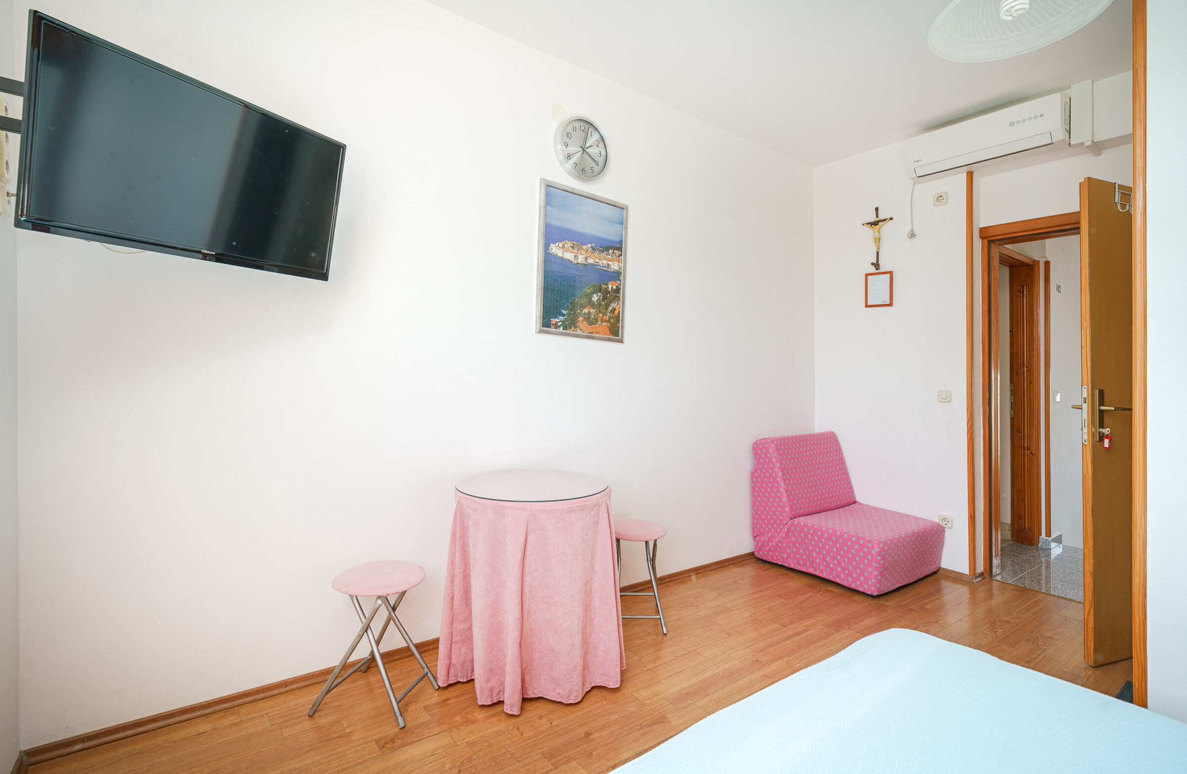 Apartment and Room Štefanija 18051-S1