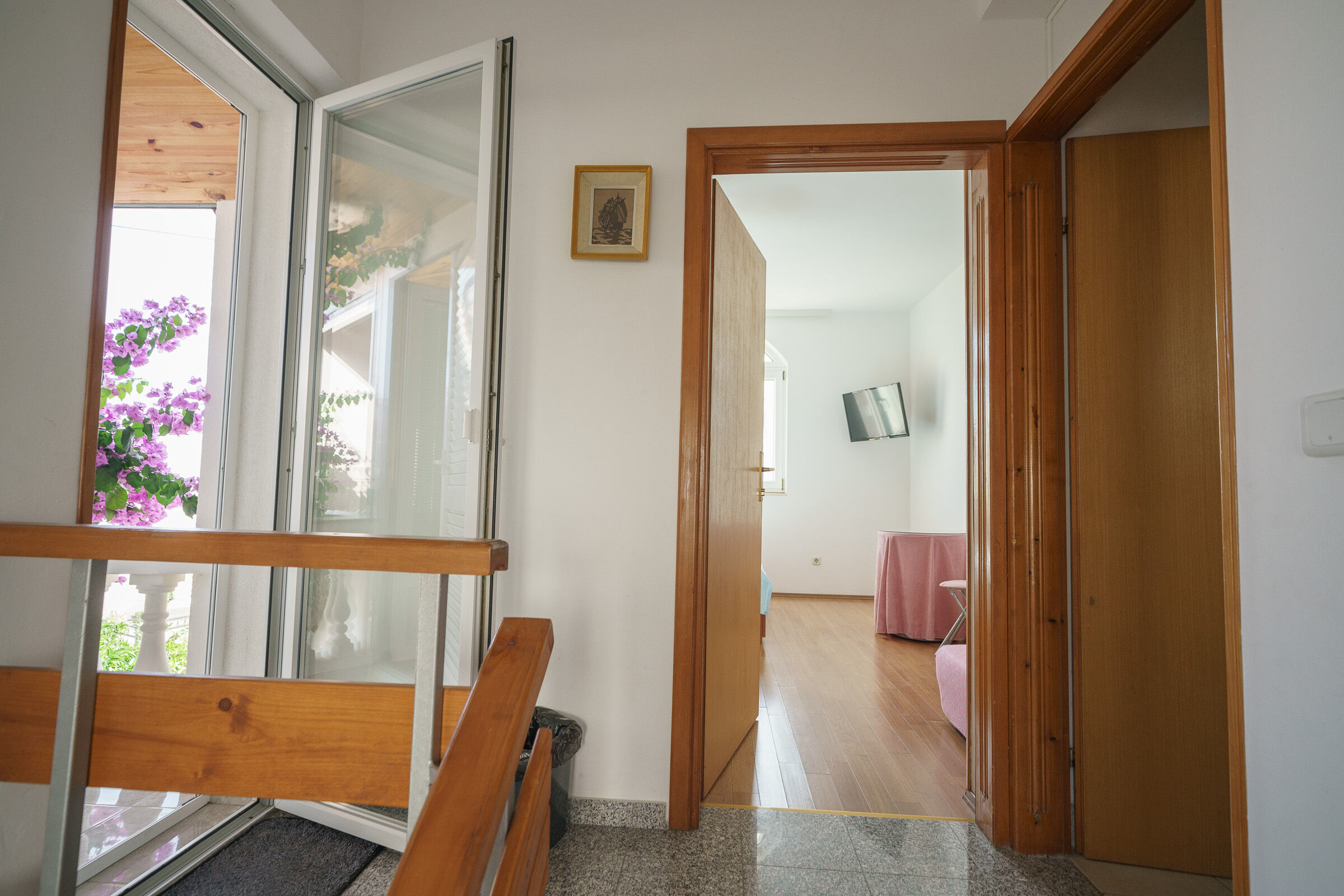 Apartment and Room Štefanija 18051-S1