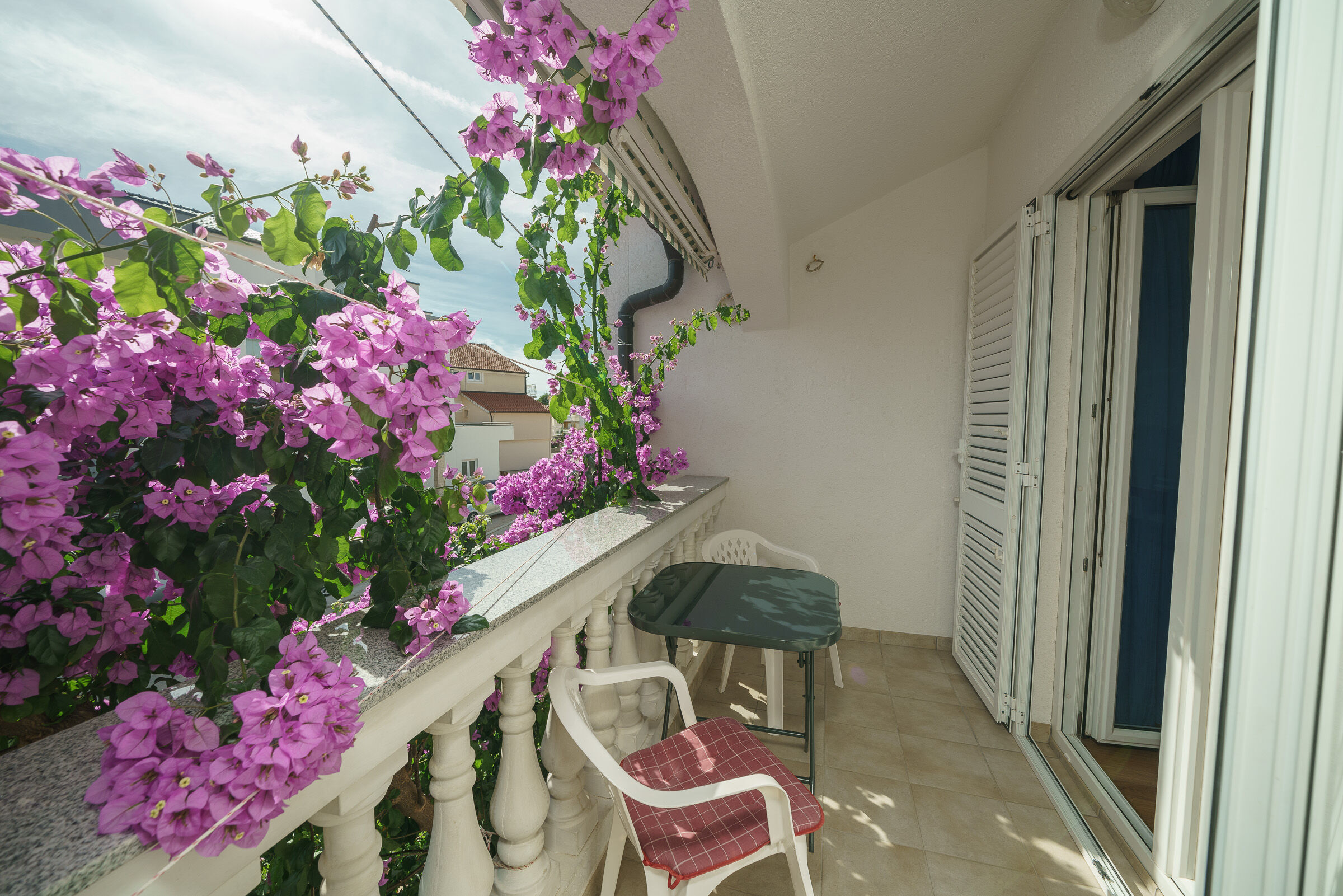 Apartment and Room Štefanija 18051-A1