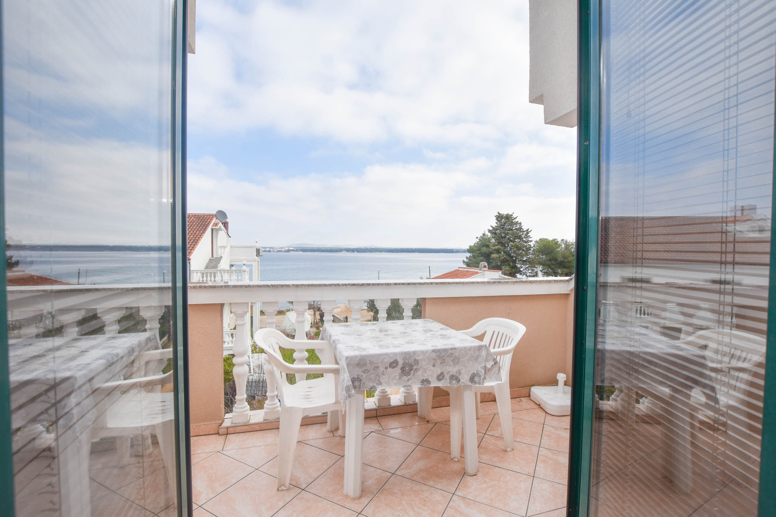 Apartments Studenac 83571-A2