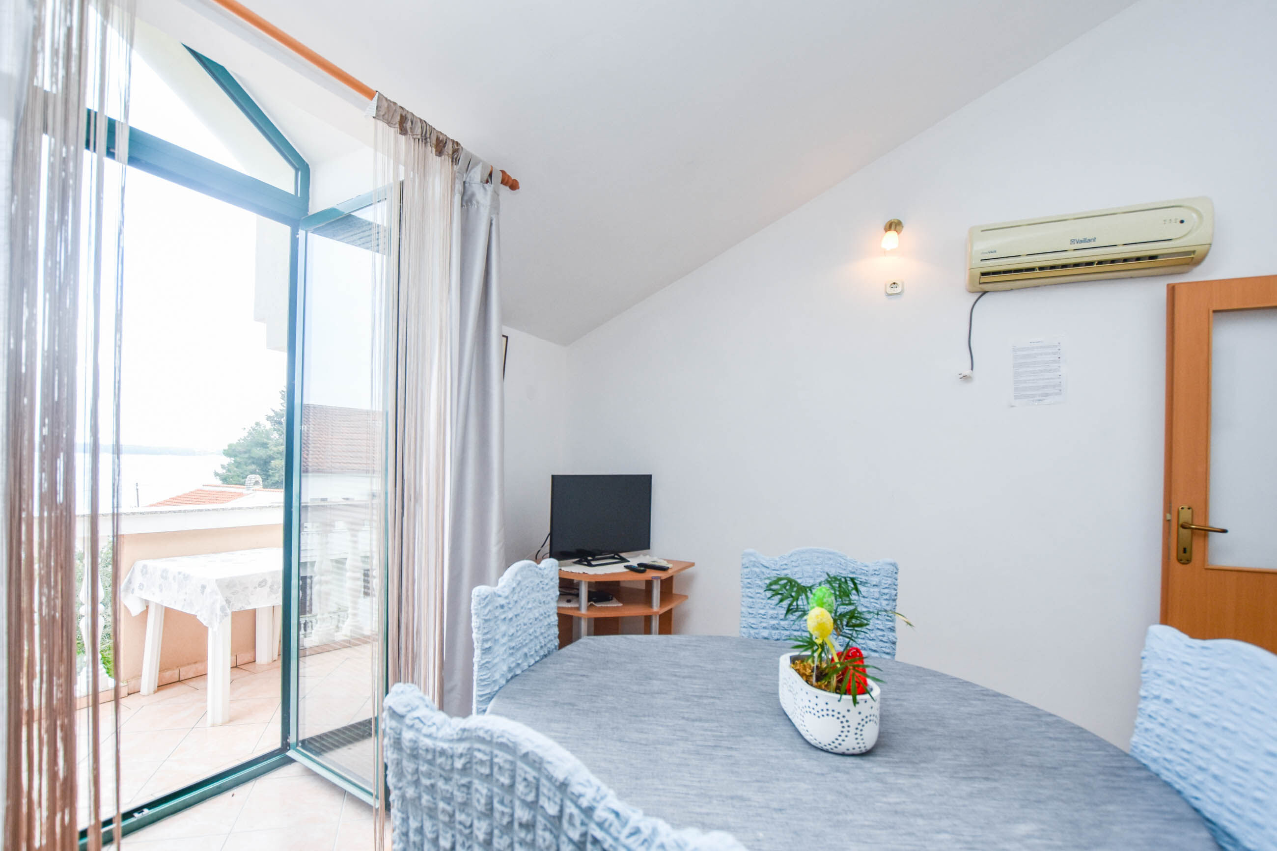 Apartments Studenac 83571-A2