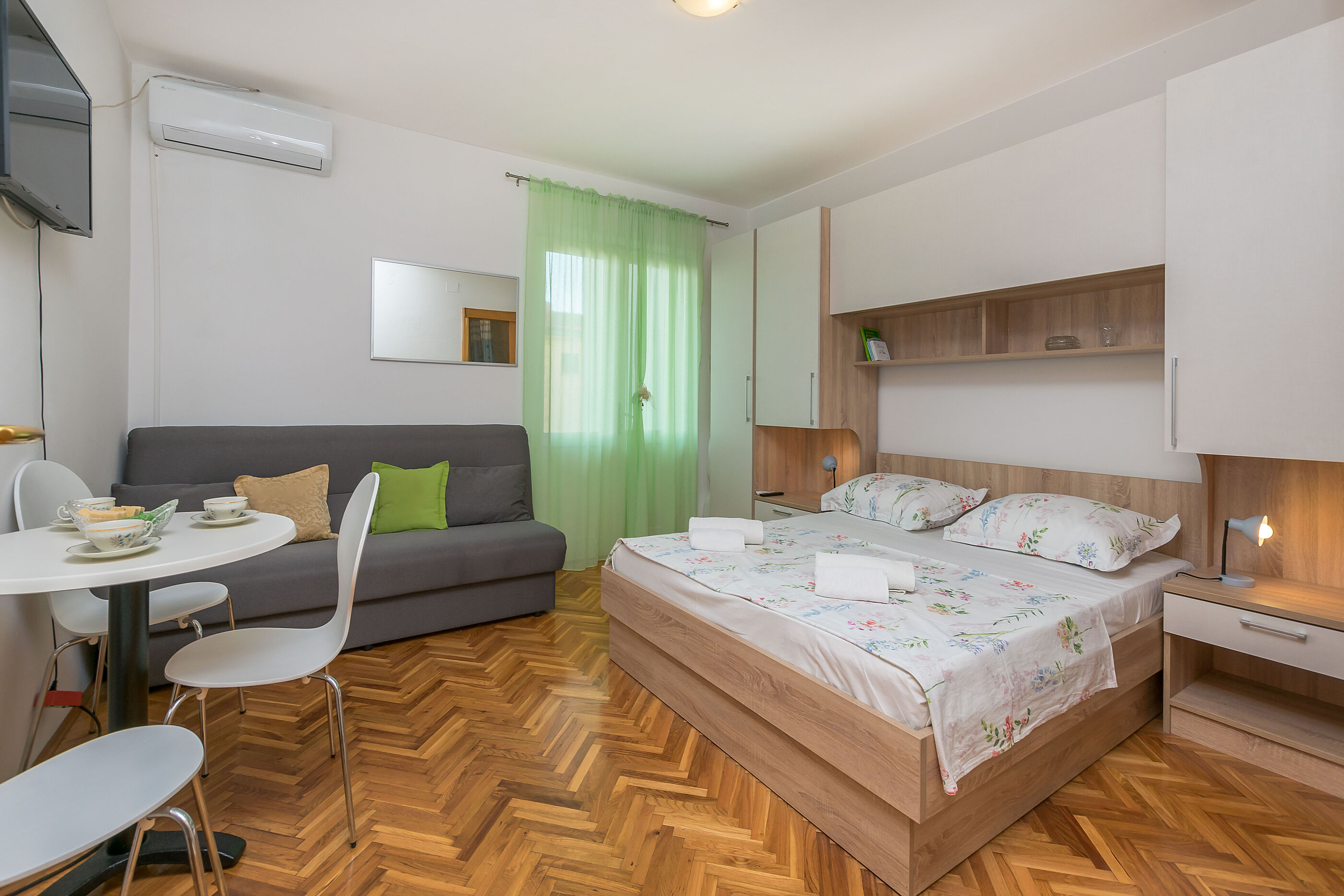 Apartments and Room Nevenka 37001-A1