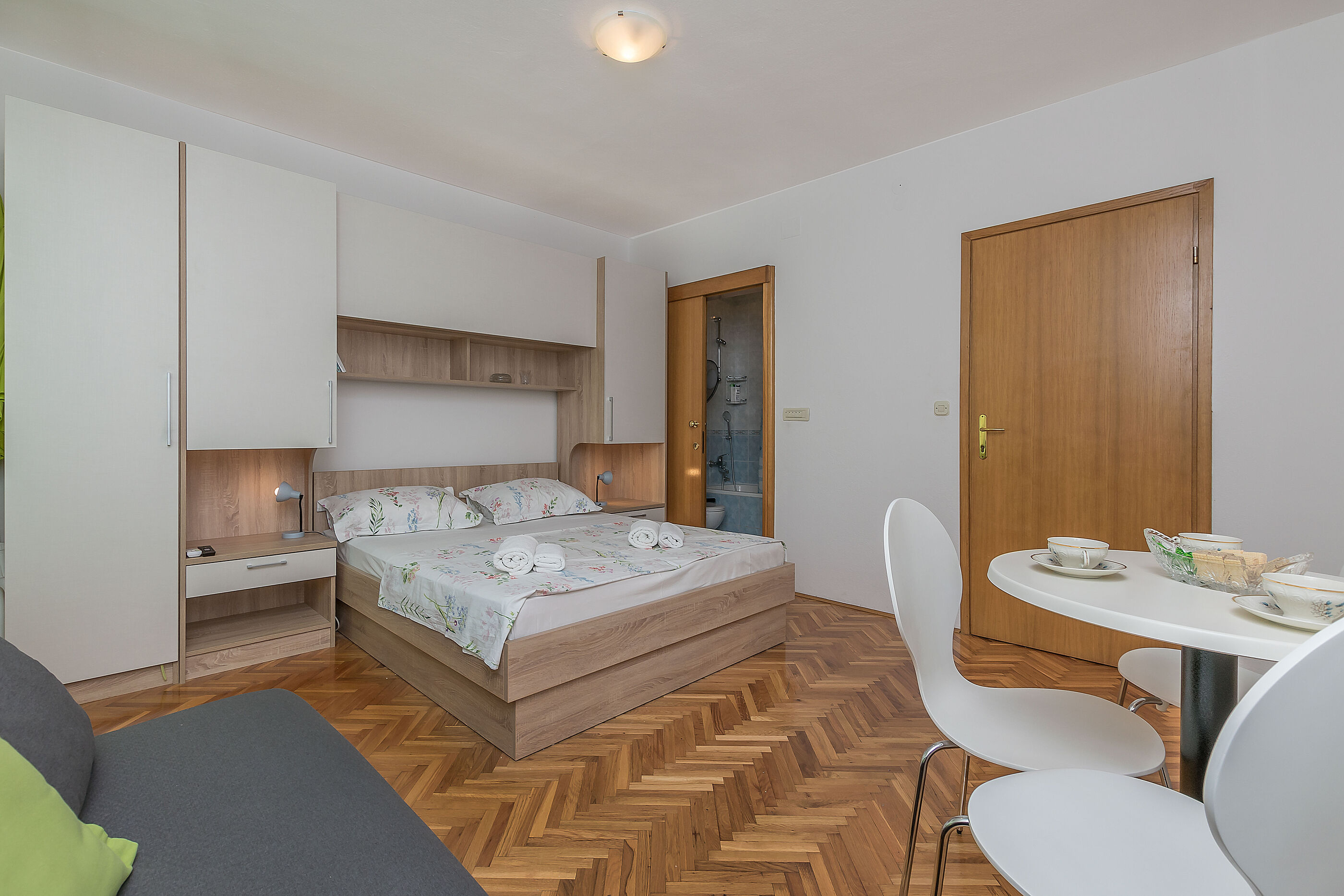 Apartments and Room Nevenka 37001-A1