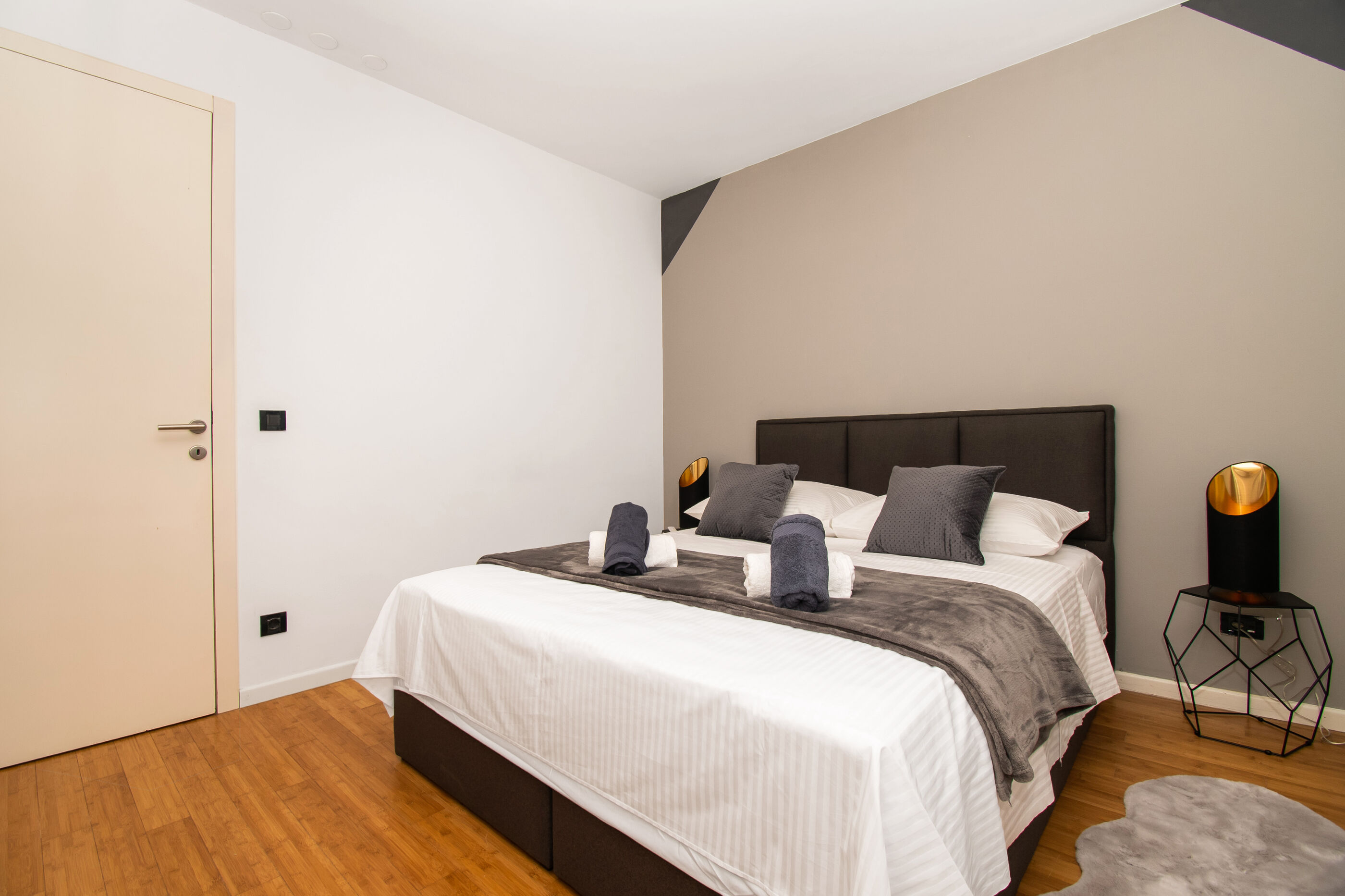 Apartment Only love 84401-A1