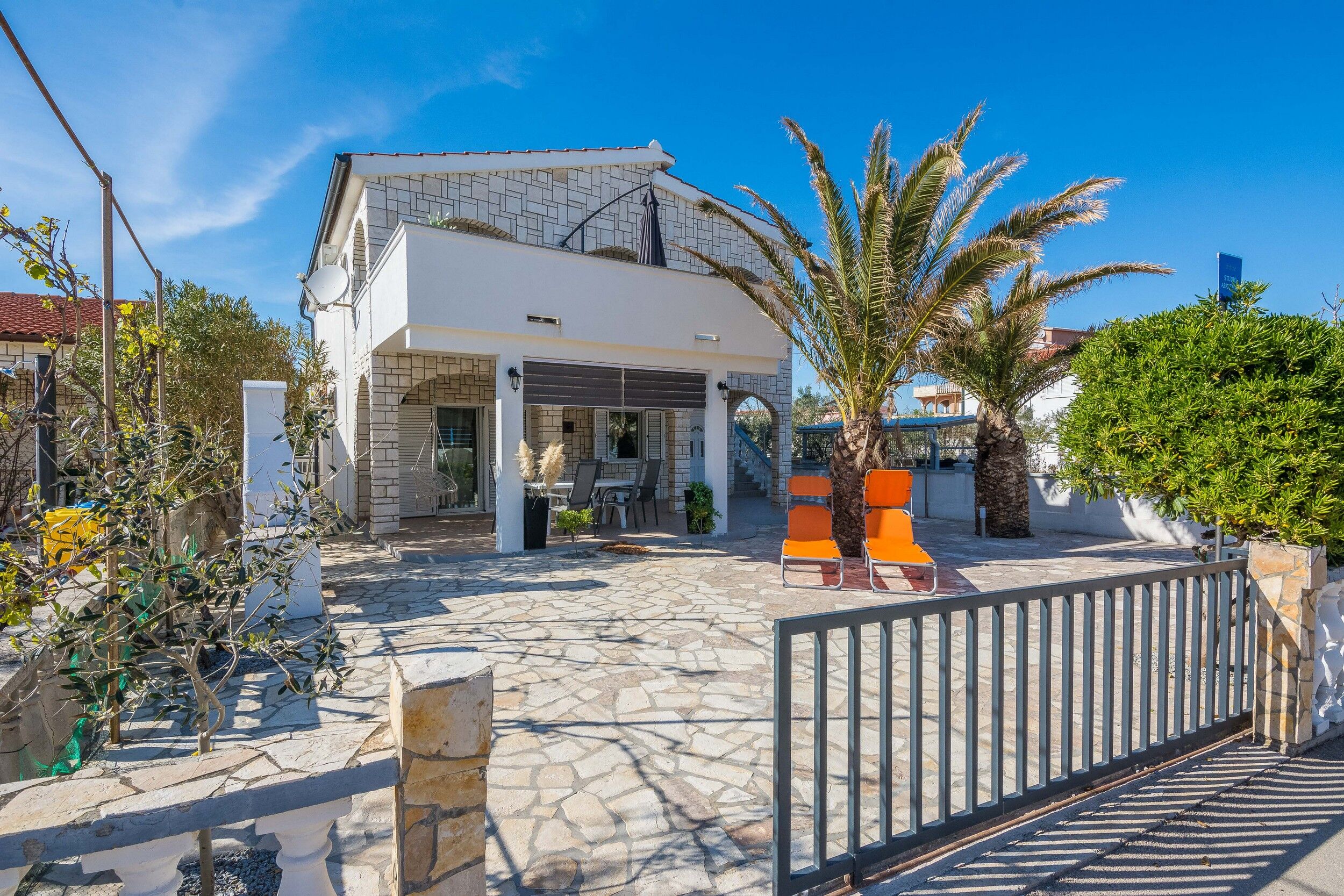 Apartments Bojana 33487-A2