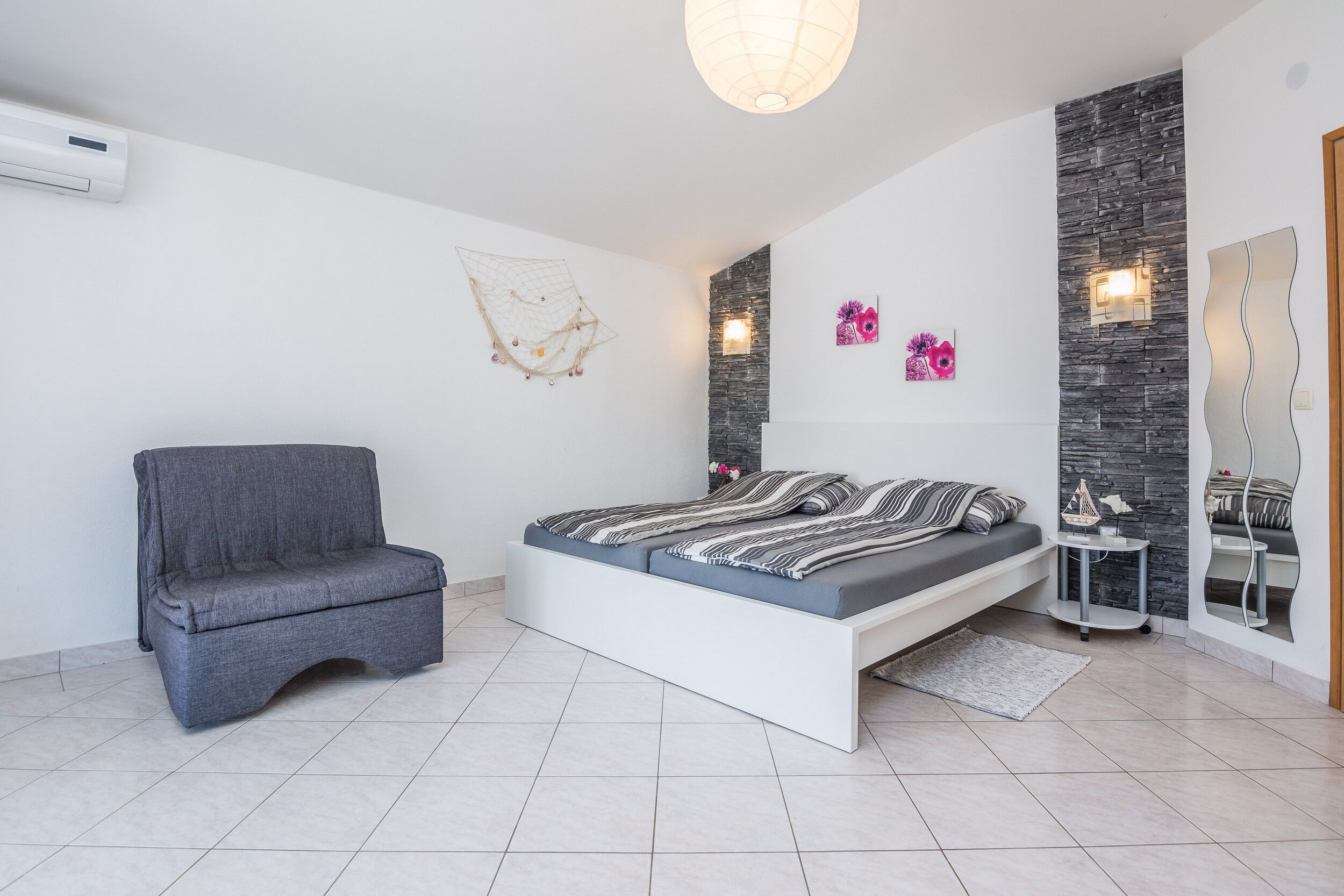 Apartments Bojana 33487-A1