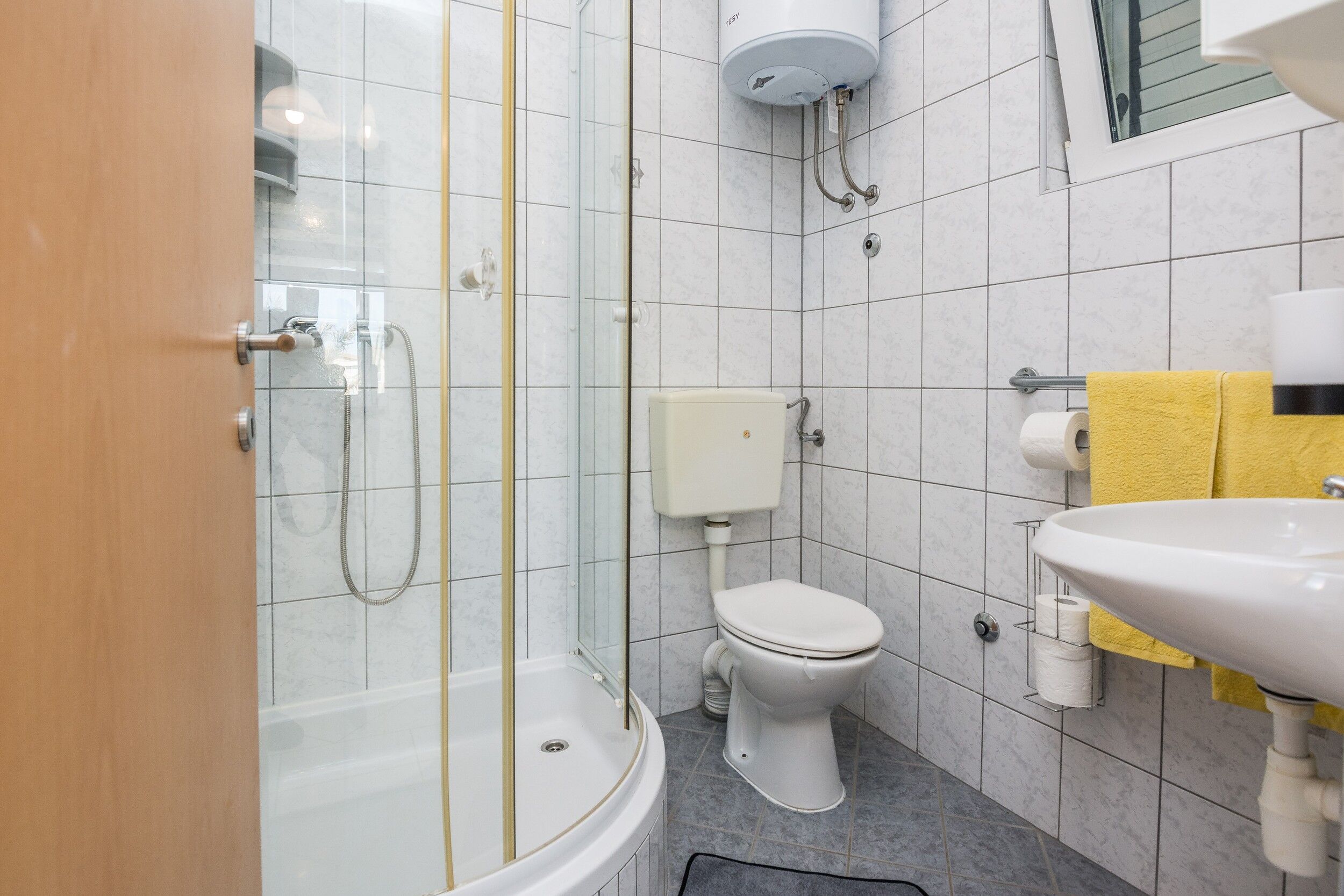 Apartments Bojana 33487-A1