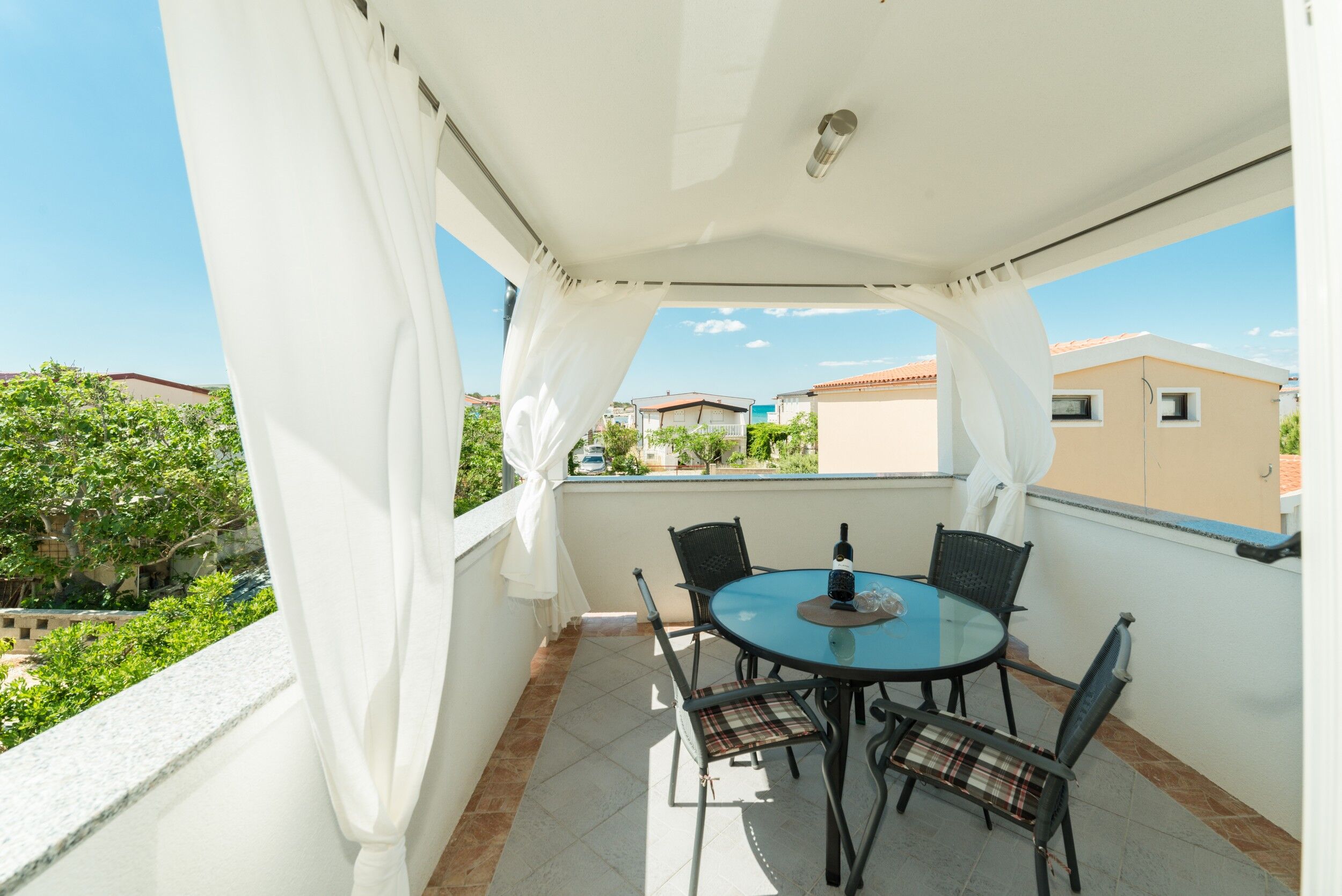 Apartments Bojana 33487-A2