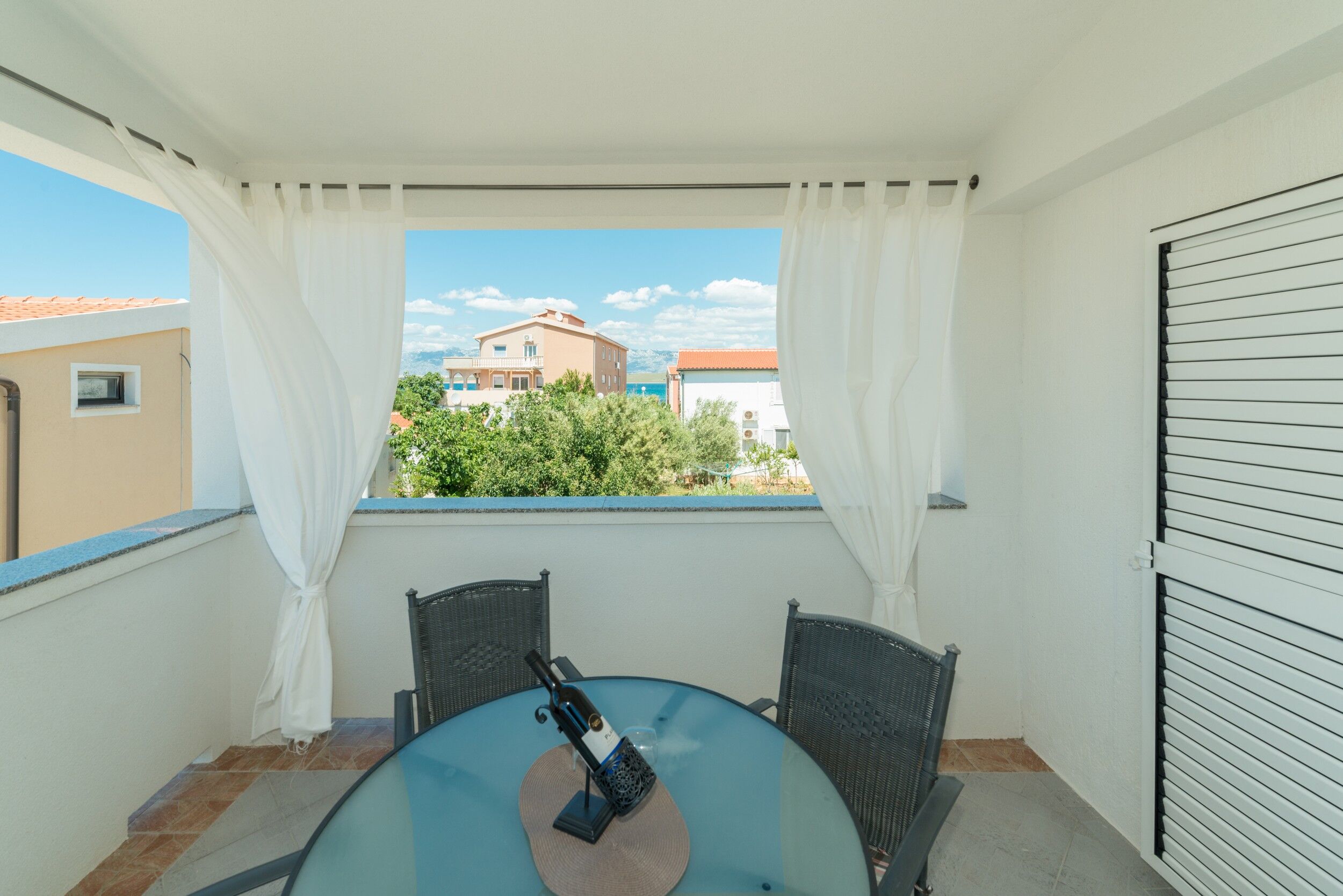 Apartments Bojana 33487-A2