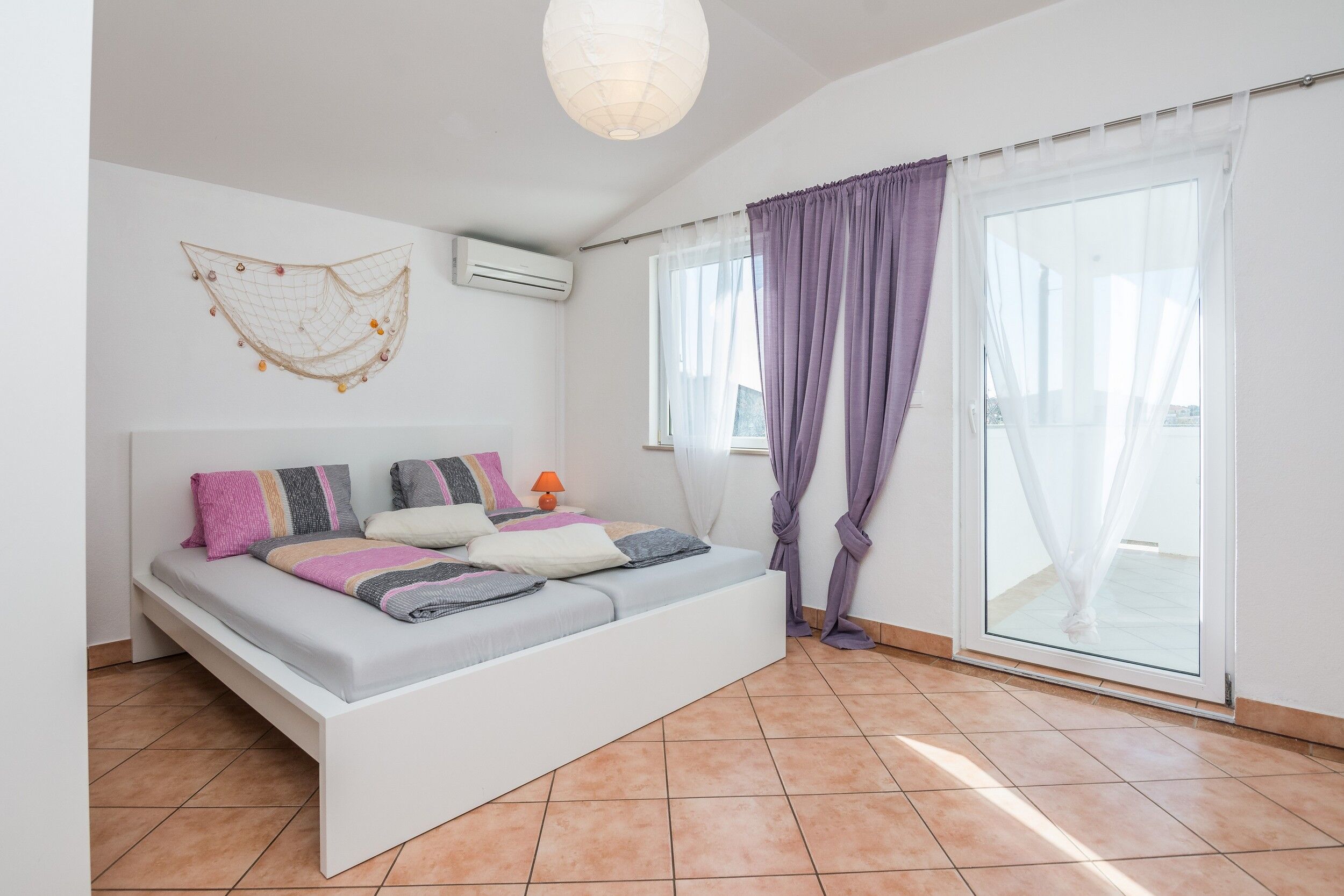 Apartments Bojana 33487-A2